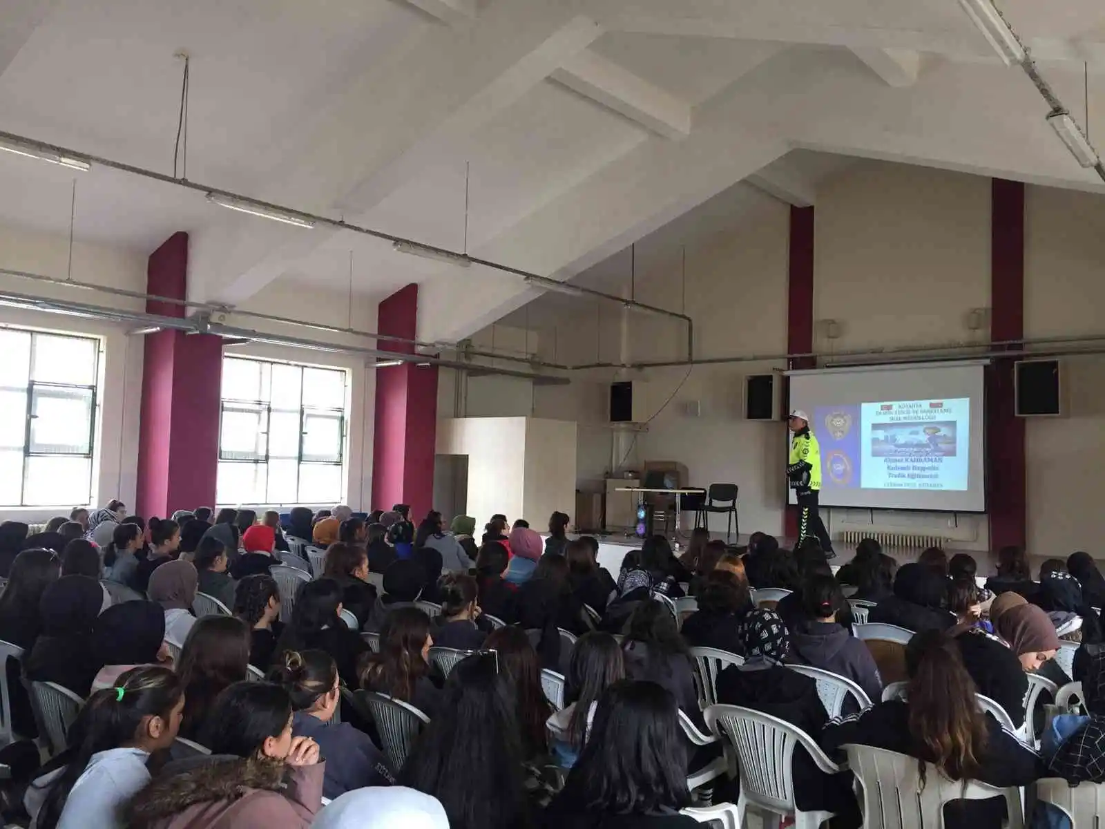 Kütahya'da 170 öğrenciye güvenli trafik kullanımı konusunda eğitim verildi