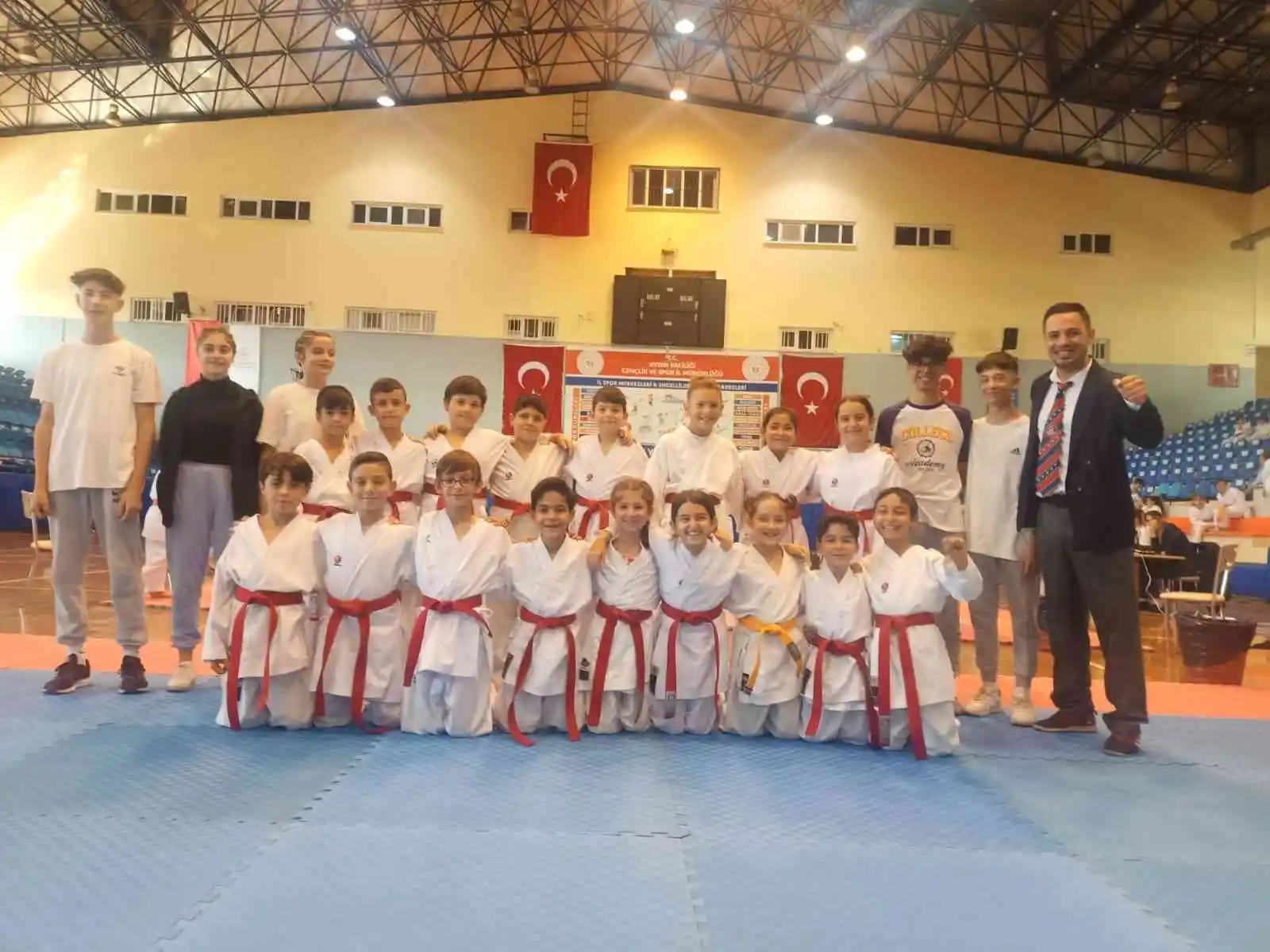 Kuyucak Belediyespor fırtına gibi esti