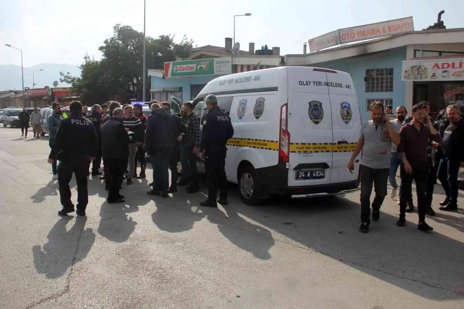 Mahkeme çıkışında davalı oldukları gencin babasını öldüren zanlı tutuklandı