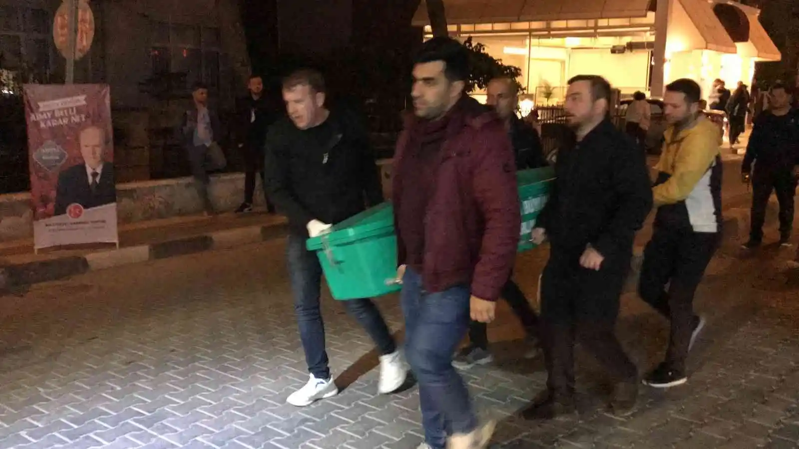 Manisa’da koca dehşeti: Cinnet getirdi, karısını bıçaklayarak öldürdü