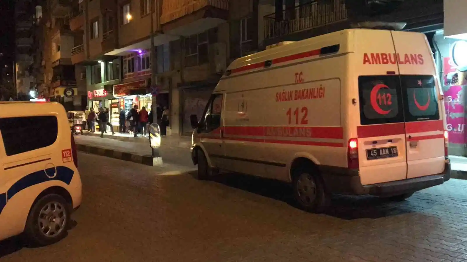 Manisa’da koca dehşeti: Cinnet getirdi, karısını bıçaklayarak öldürdü