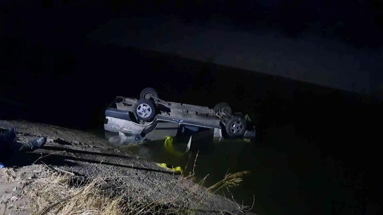 Manisa'da nişana giden aile kaza geçirdi: 1 ölü, 5 yaralı
