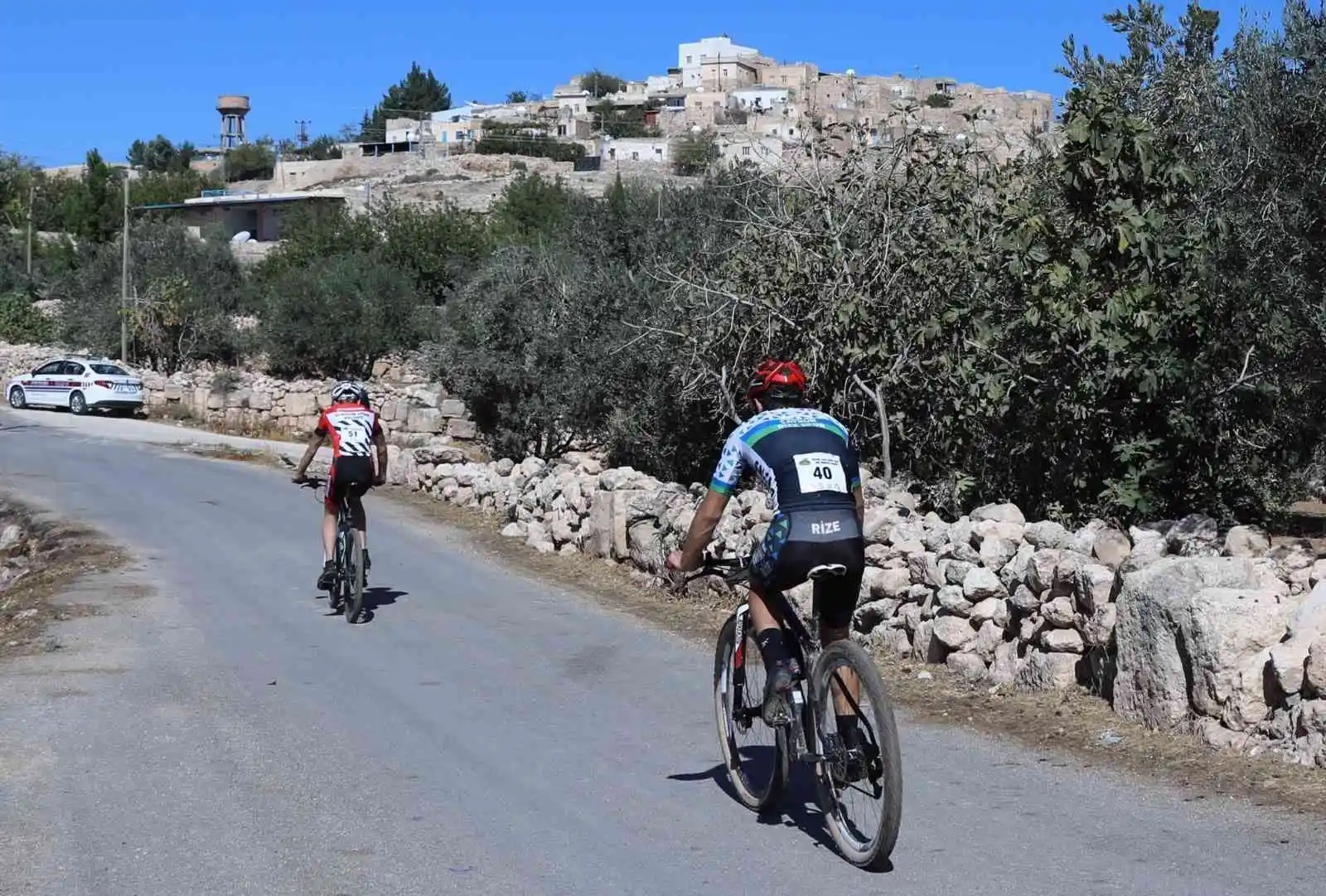 Mardin’de bisikletçiler, Dara Antik Kenti’nde pedal çevirdi
