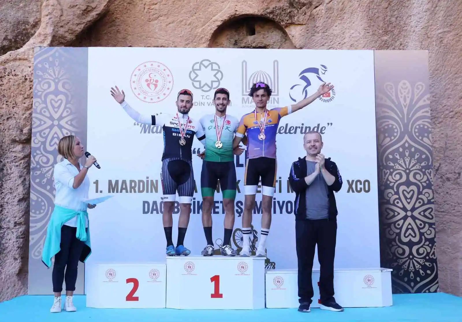 Mardin’de bisikletçiler, Dara Antik Kenti’nde pedal çevirdi
