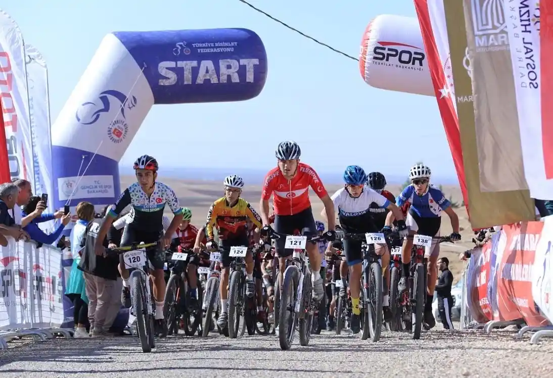 Mardin’de bisikletçiler, Dara Antik Kenti’nde pedal çevirdi
