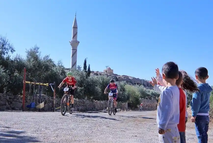 Mardin’de bisikletçiler, Dara Antik Kenti’nde pedal çevirdi
