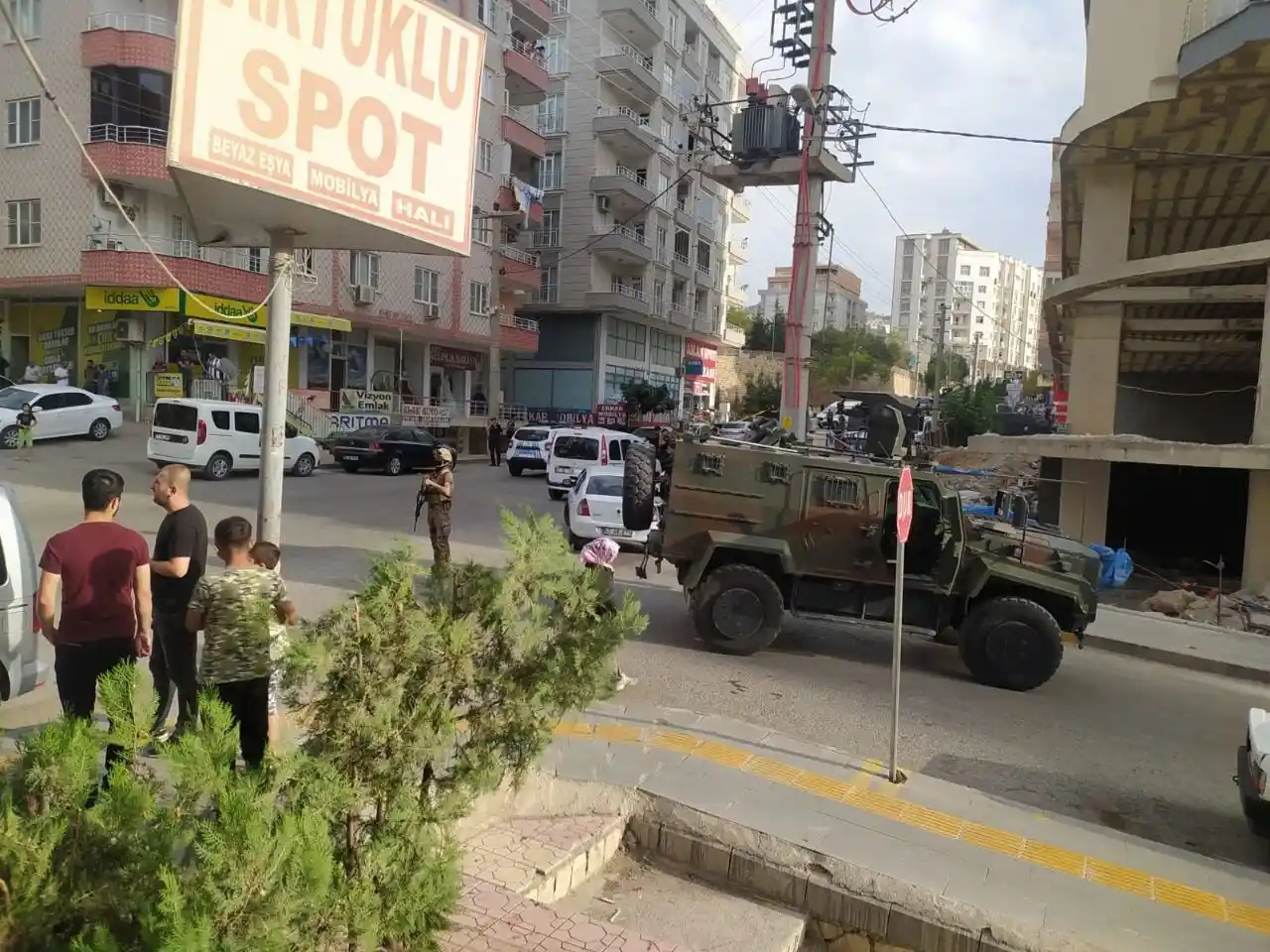 Mardin’de iki ailenin arazi anlaşmazlığı kanlı bitti: 1’i ağır, 4 yaralı
