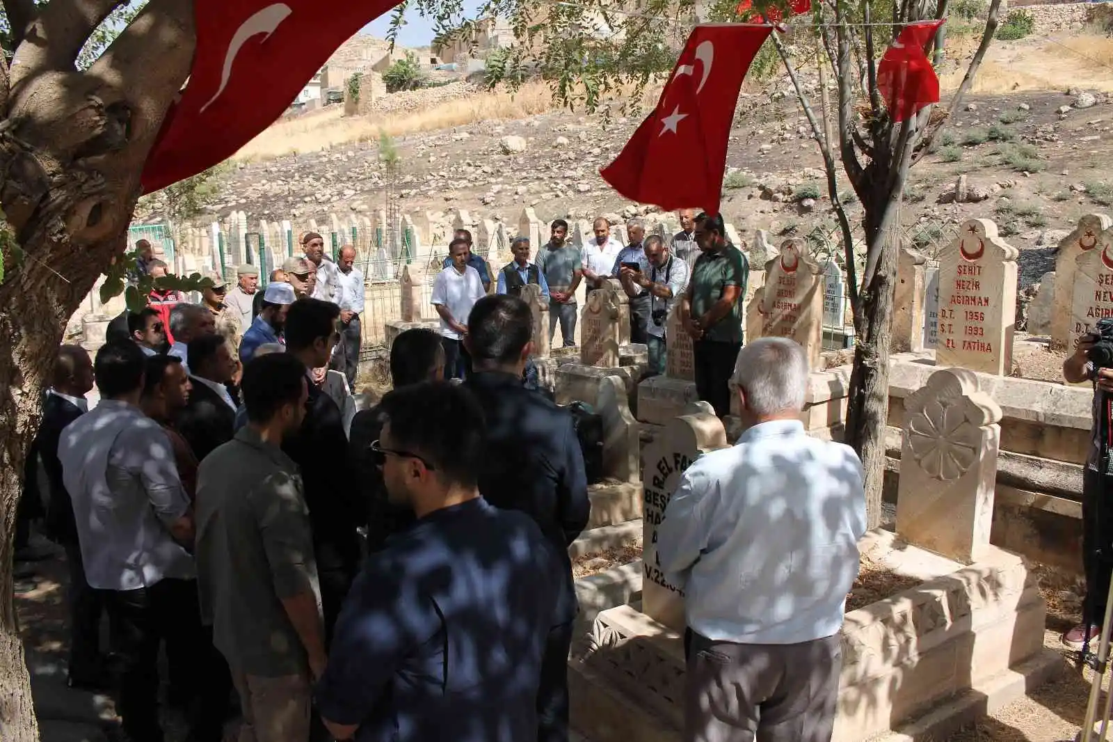 Mardin’de PKK’nın 29 yıl önce bomba ile katlettiği 8’i çocuk 26 kişi anıldı
