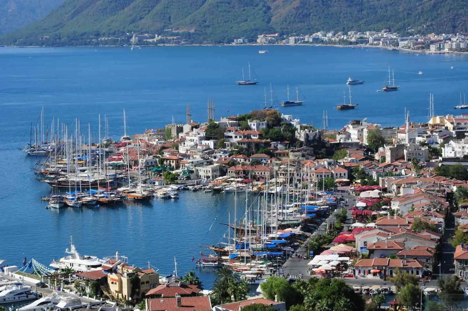 Marmaris esnafı bu sezondan mutlu, önümüzdeki sezondan umutlu