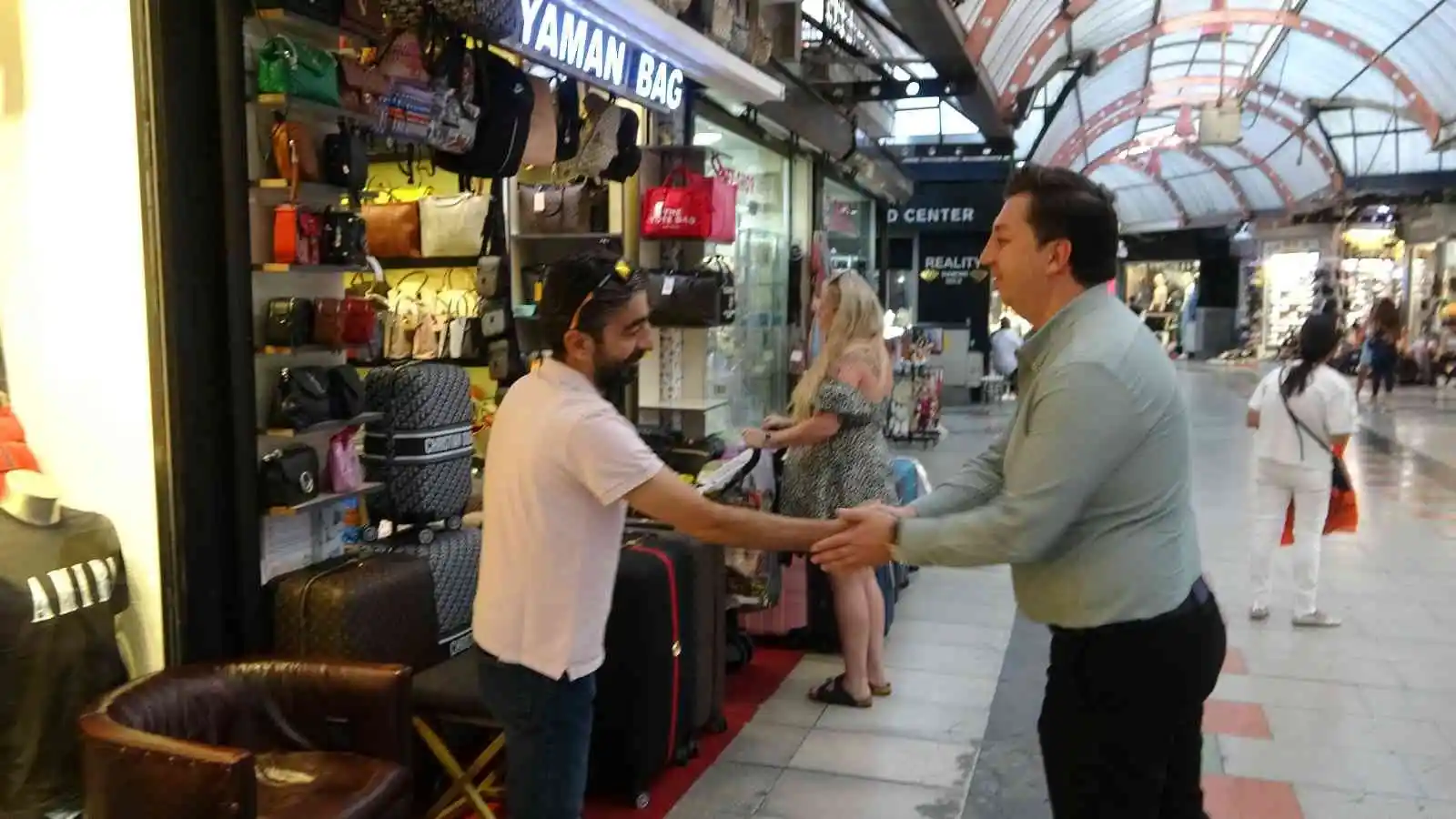 Marmaris esnafı bu sezondan mutlu, önümüzdeki sezondan umutlu