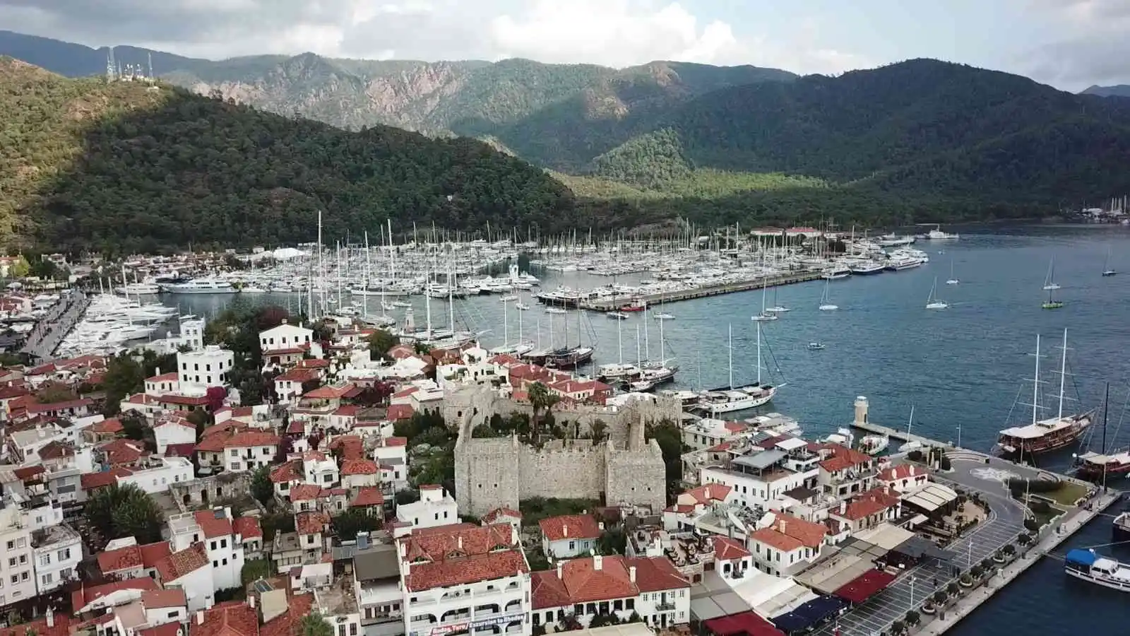 Marmaris esnafı bu sezondan mutlu, önümüzdeki sezondan umutlu