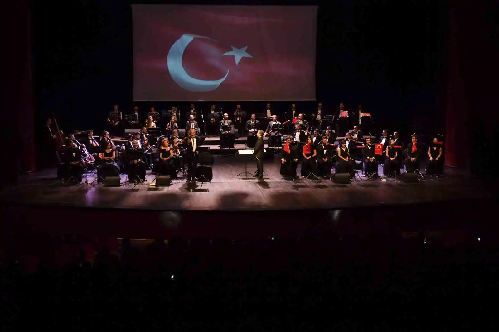 Mersin'de Cumhuriyet coşkusu tüm kenti sardı
