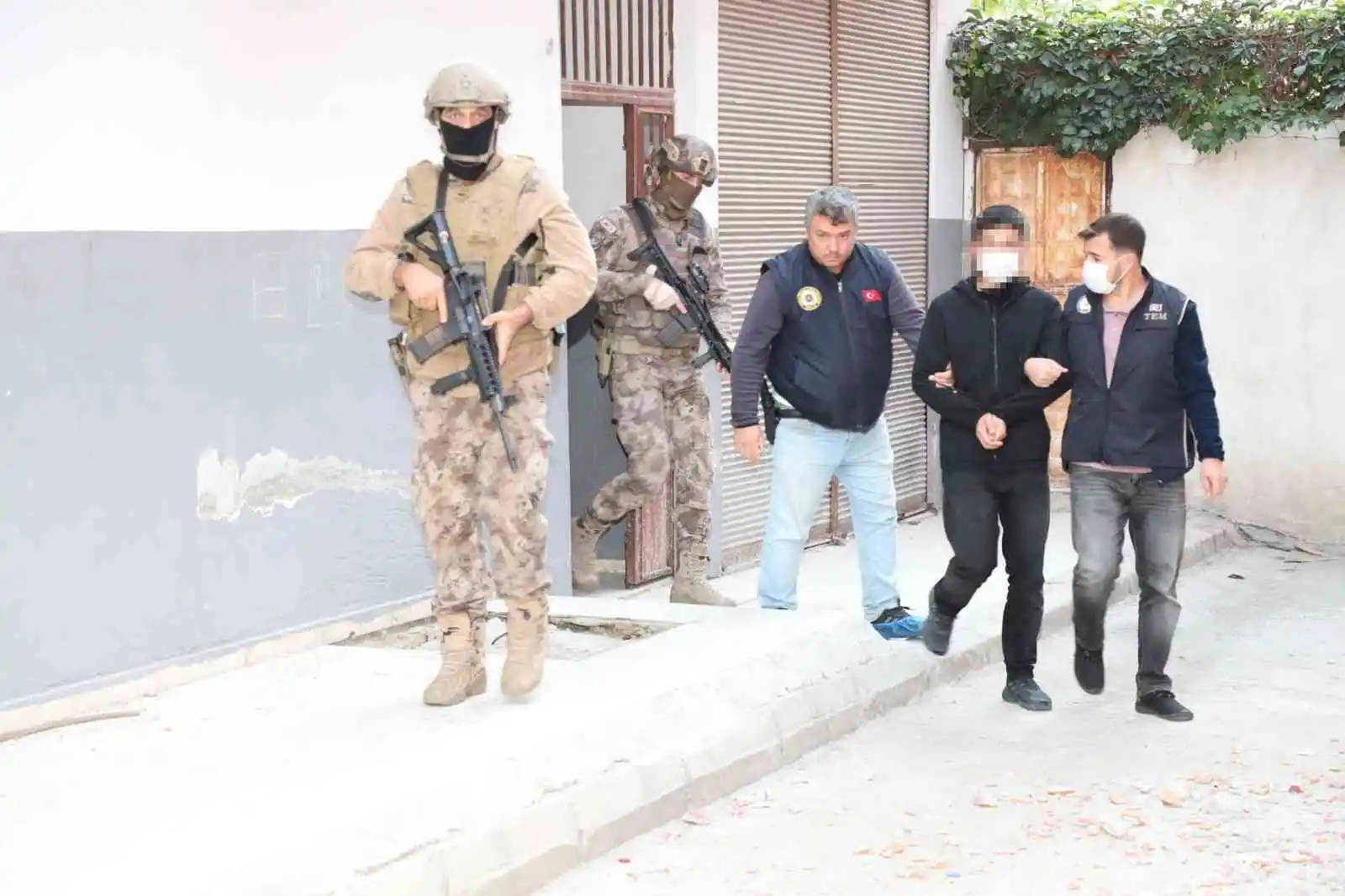 Mersin’de PKK ve DEAŞ’a şafak operasyonu: 15 gözaltı kararı