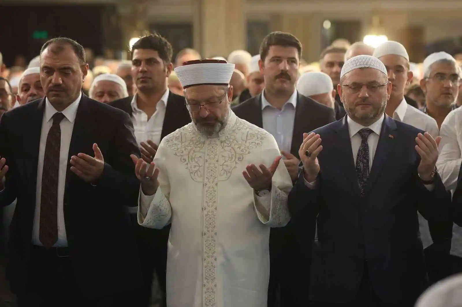 Mevlid Gecesi dualarla idrak edildi
