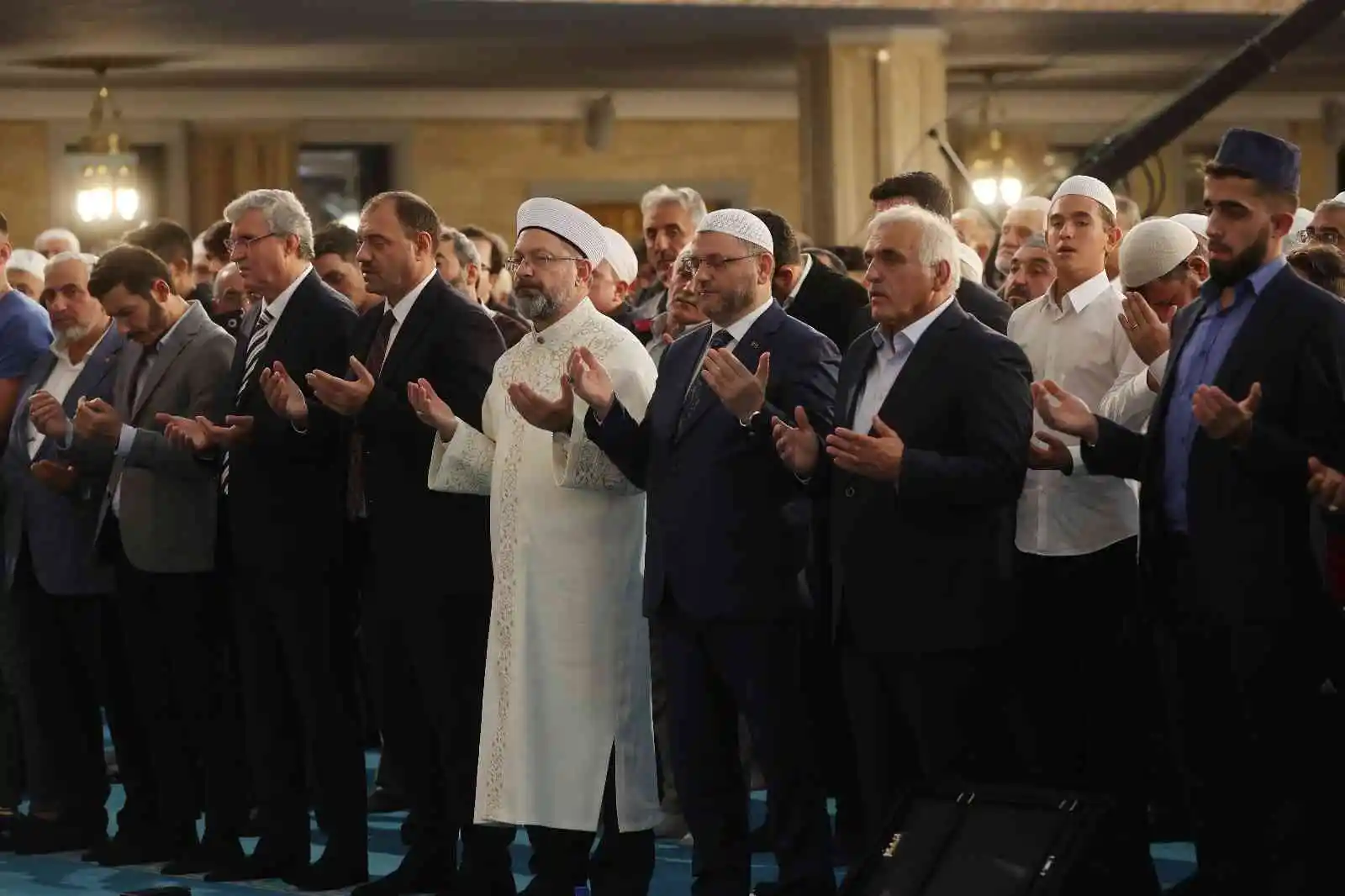 Mevlid Gecesi dualarla idrak edildi
