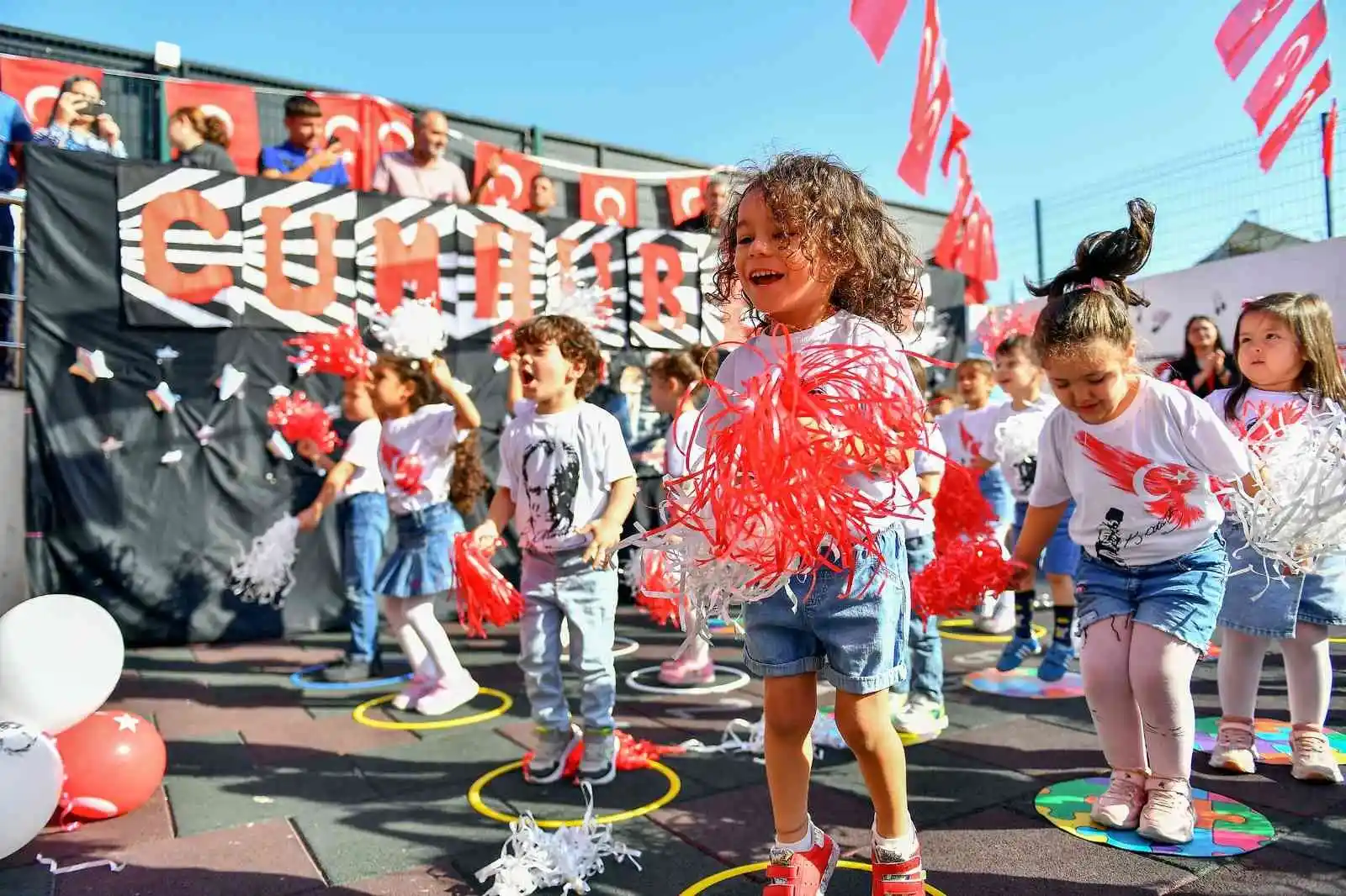 Miniklerden Cumhuriyet Bayramı’nda coşkulu kutlama