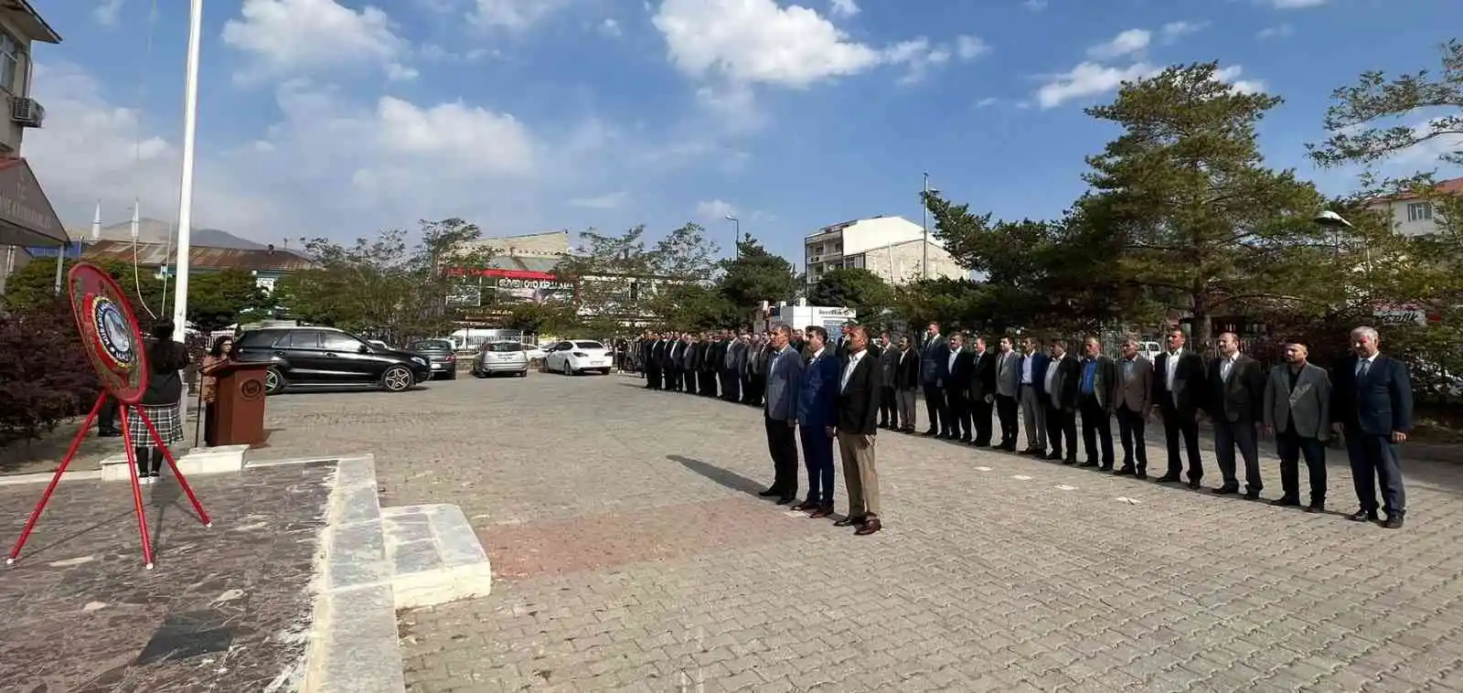 Muradiye 'de 19 Ekim Muhtarlar Günü çeşitli etkinlerle kutlandı
