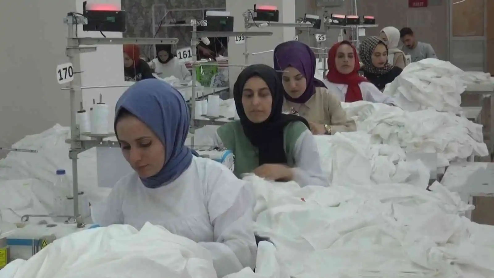 Muş'ta devlet destekli tekstil fabrikası 30 ülkeye ihracat yapıyor