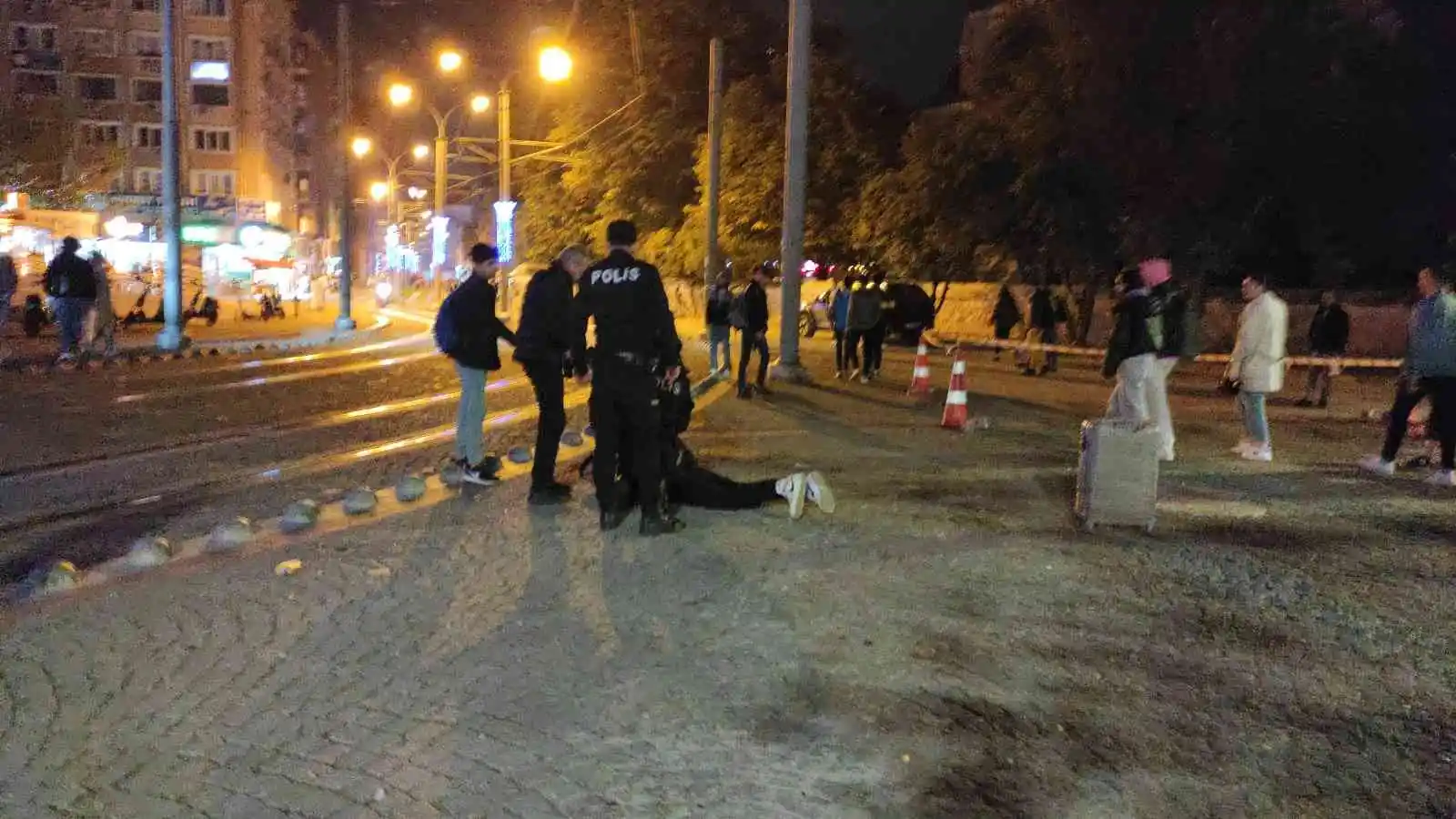 ’Ne bakıyorsun’ kavgasında 6 kişi gözaltına alındı