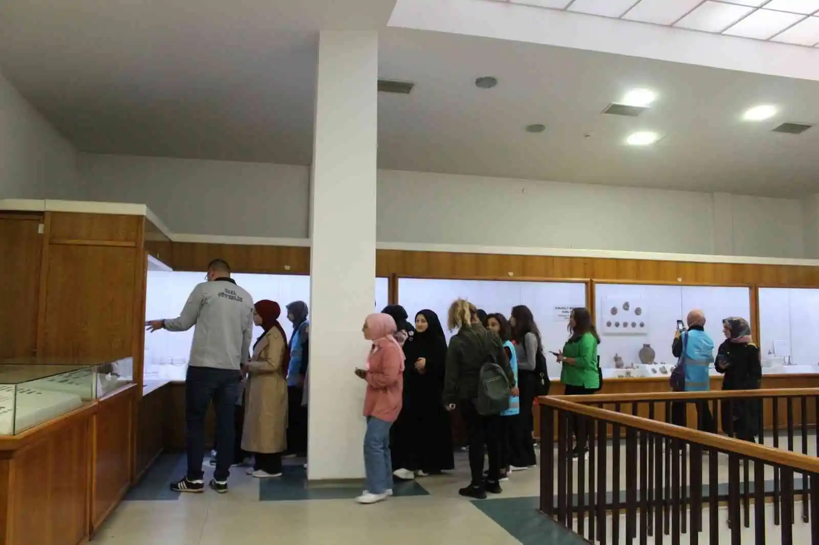 Öğrenciler arkeoloji müzesini gezdi