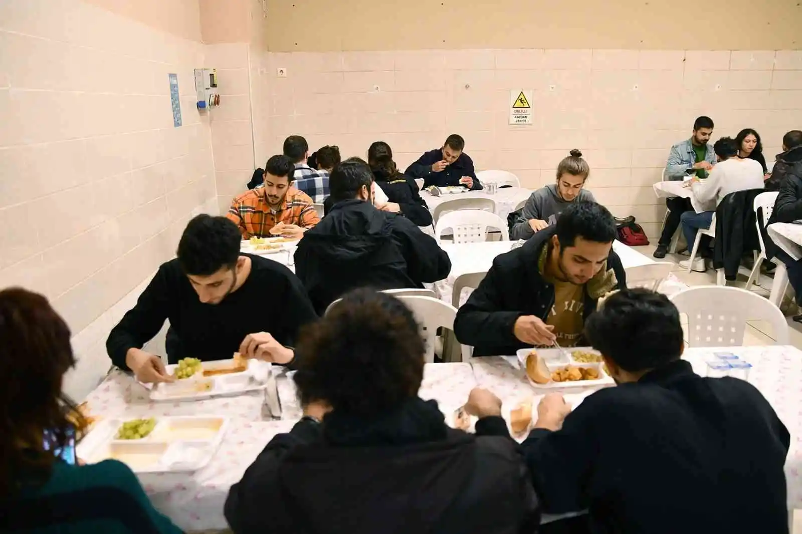 Öğrenciler yemek desteğinden memnun