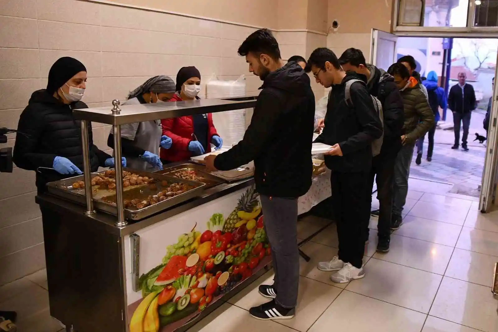 Öğrenciler yemek desteğinden memnun