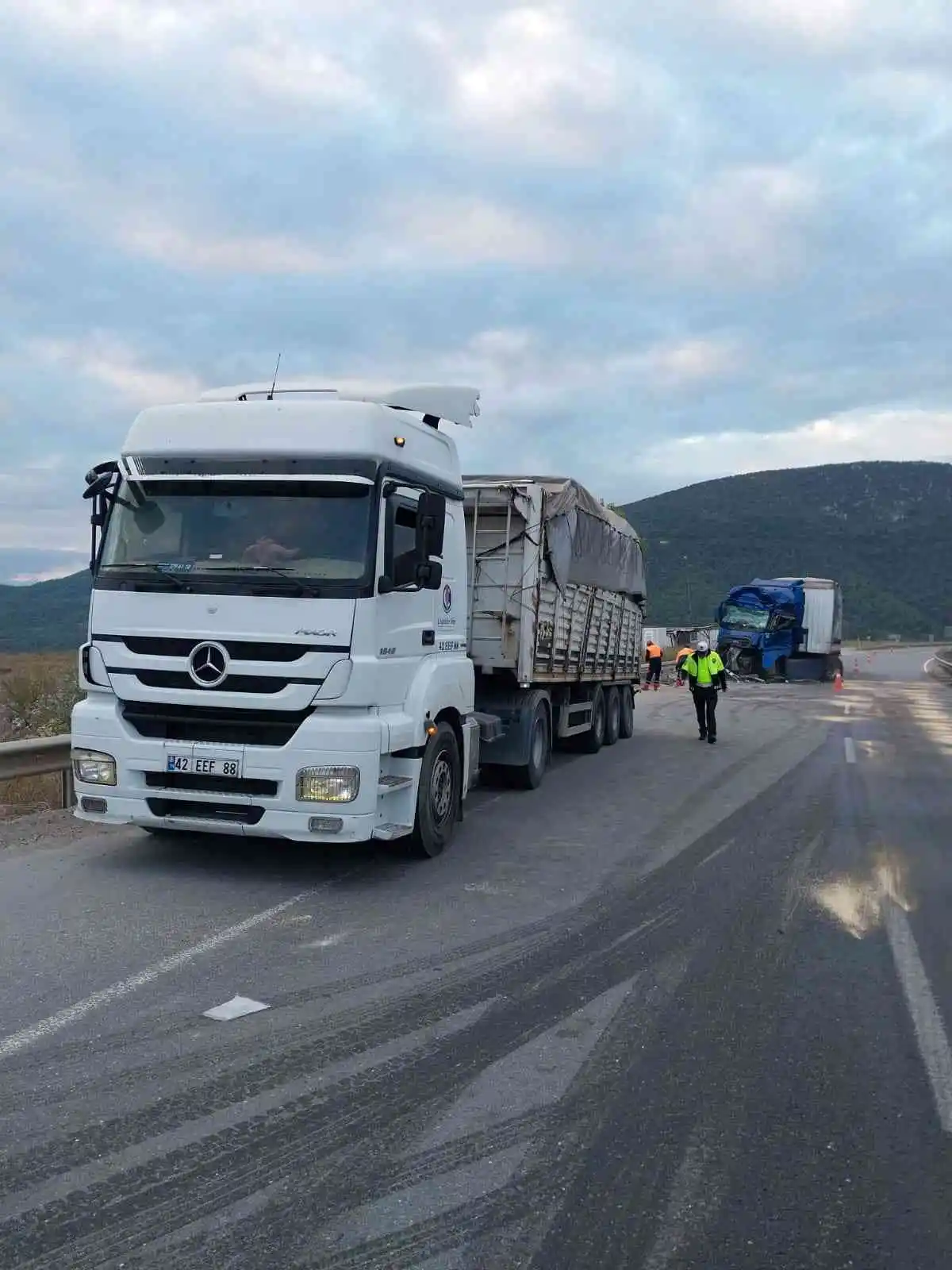 Osmaneli’nde tırlar çarpıştı: 1 ölü
