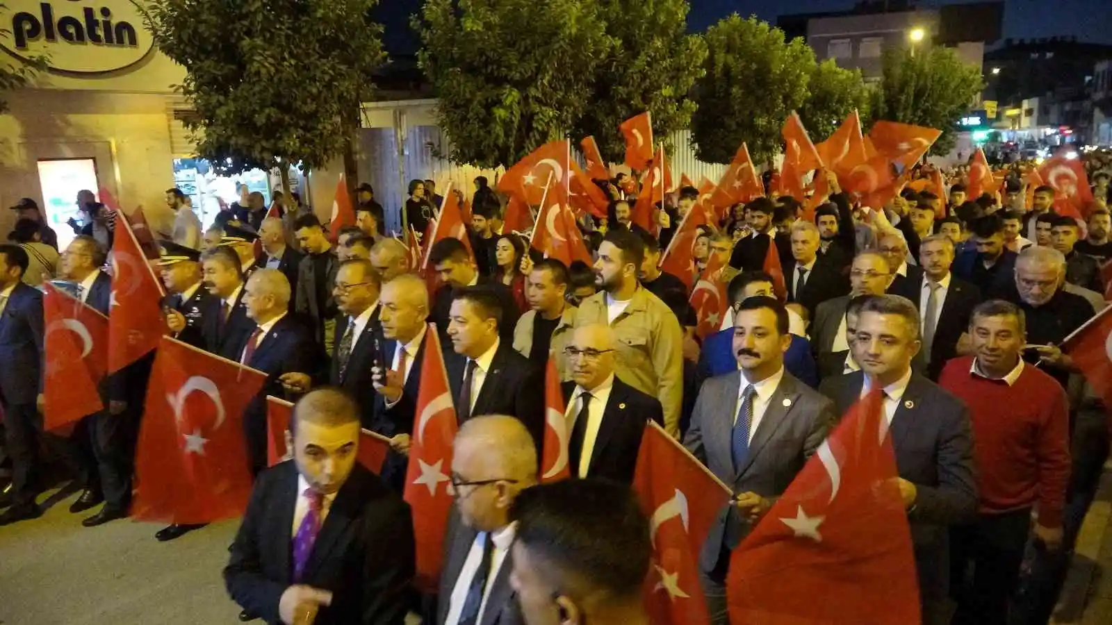 Osmaniye’de ’Bayrak Yürüyüşü’ düzenlendi
