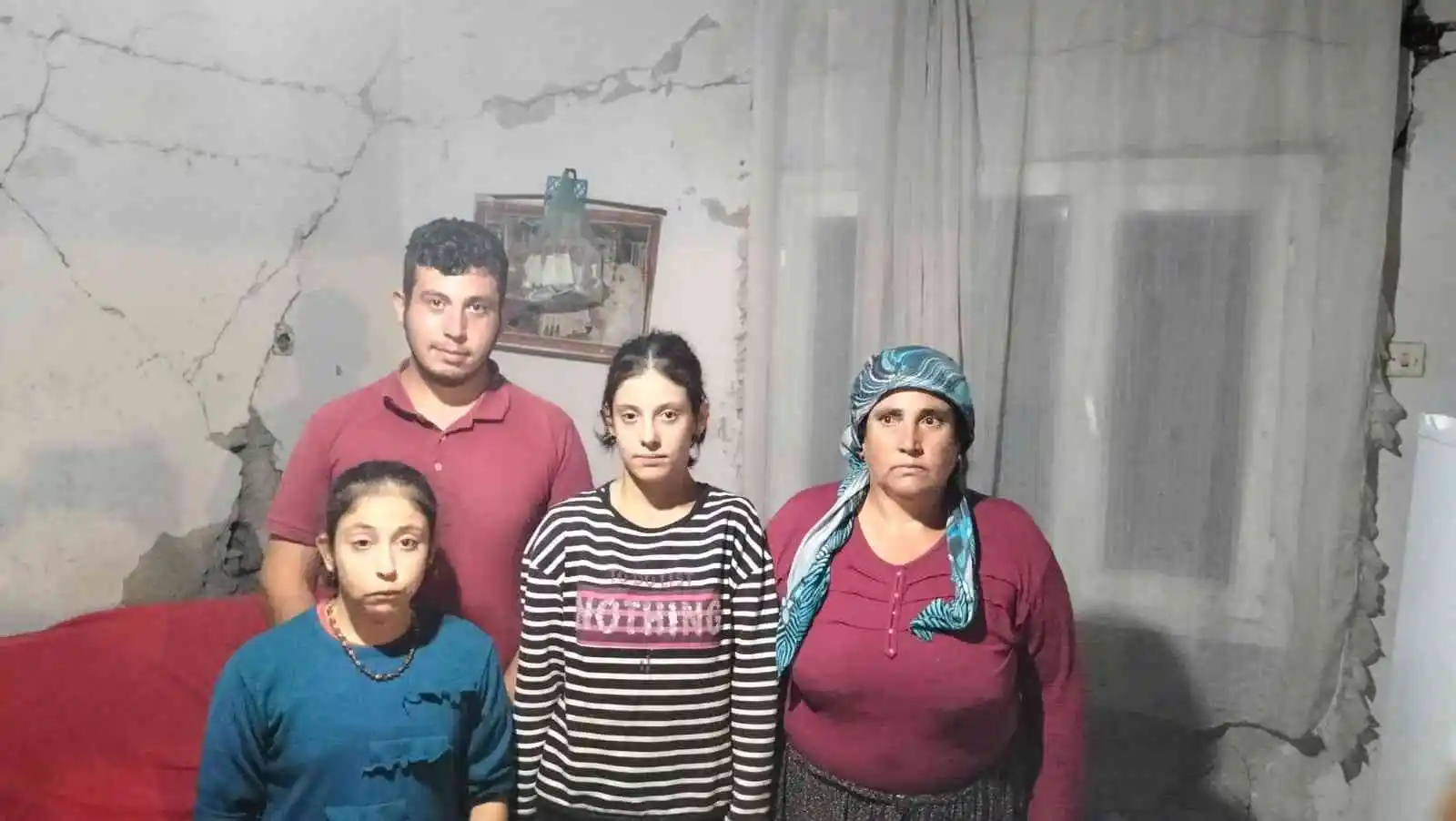 Osmaniye'de evleri ağır hasar gören aile büyük korku yaşadı