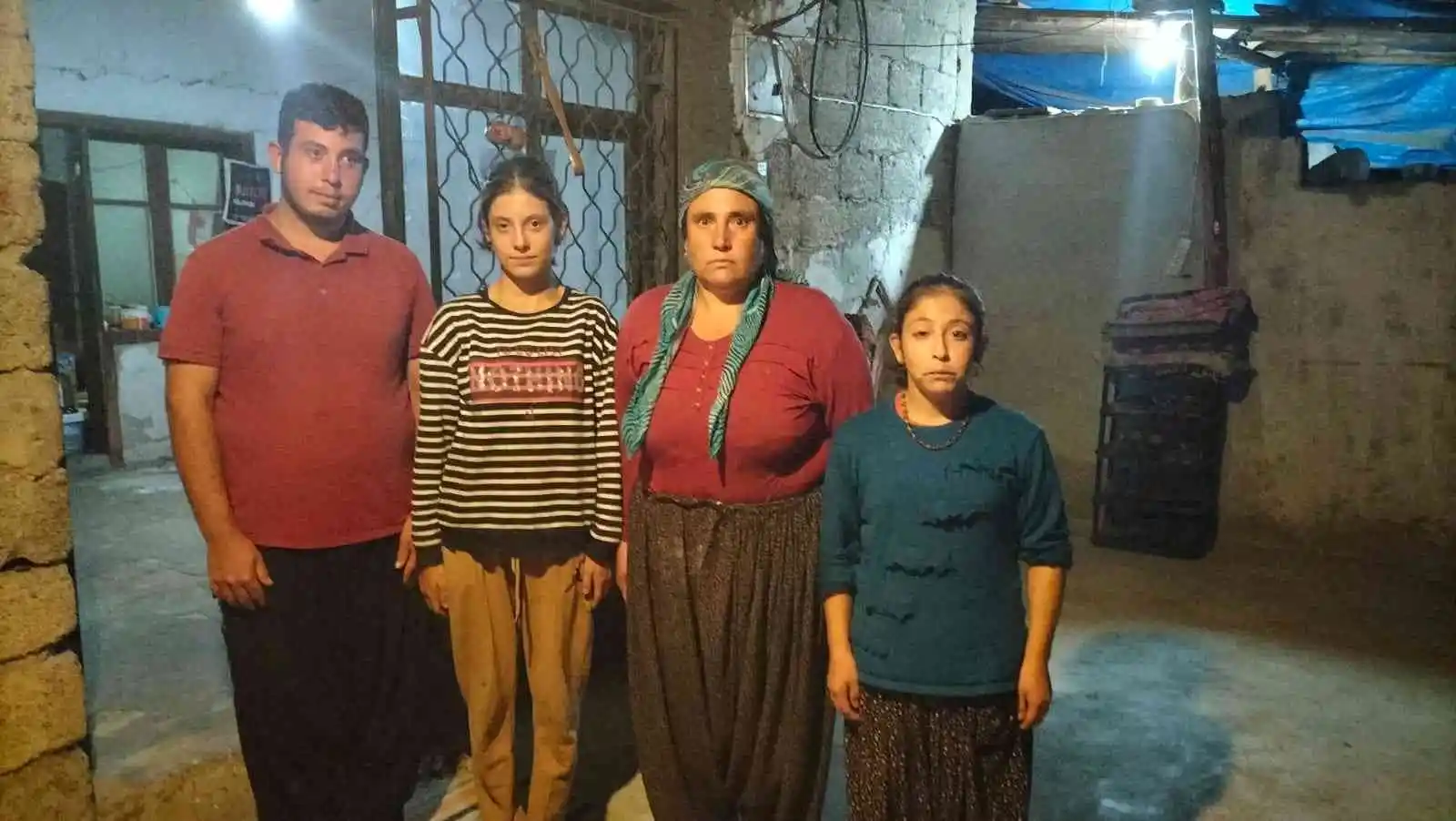 Osmaniye’de evleri ağır hasar gören aile büyük korku yaşadı