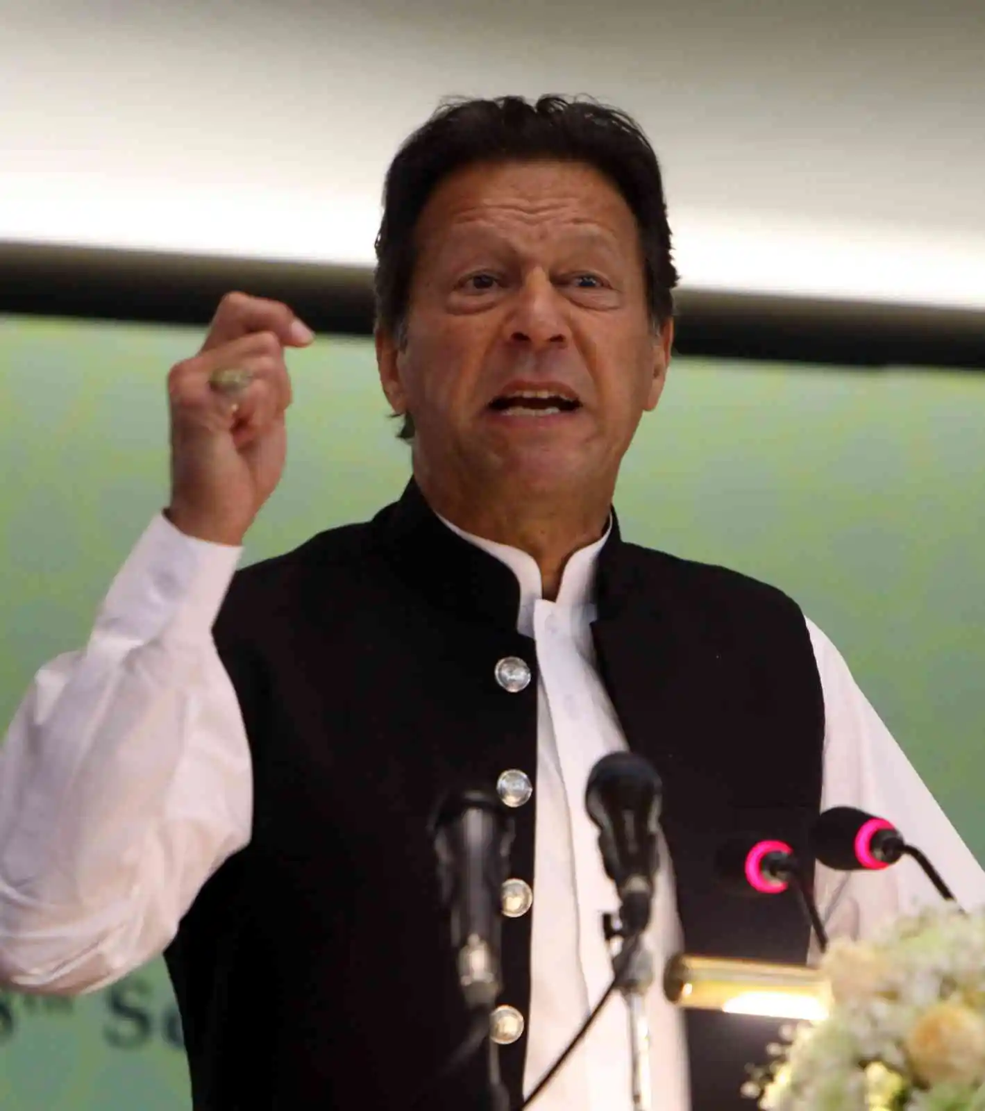 Pakistan'da eski Başbakan Imran Khan'a tutuklama emri
