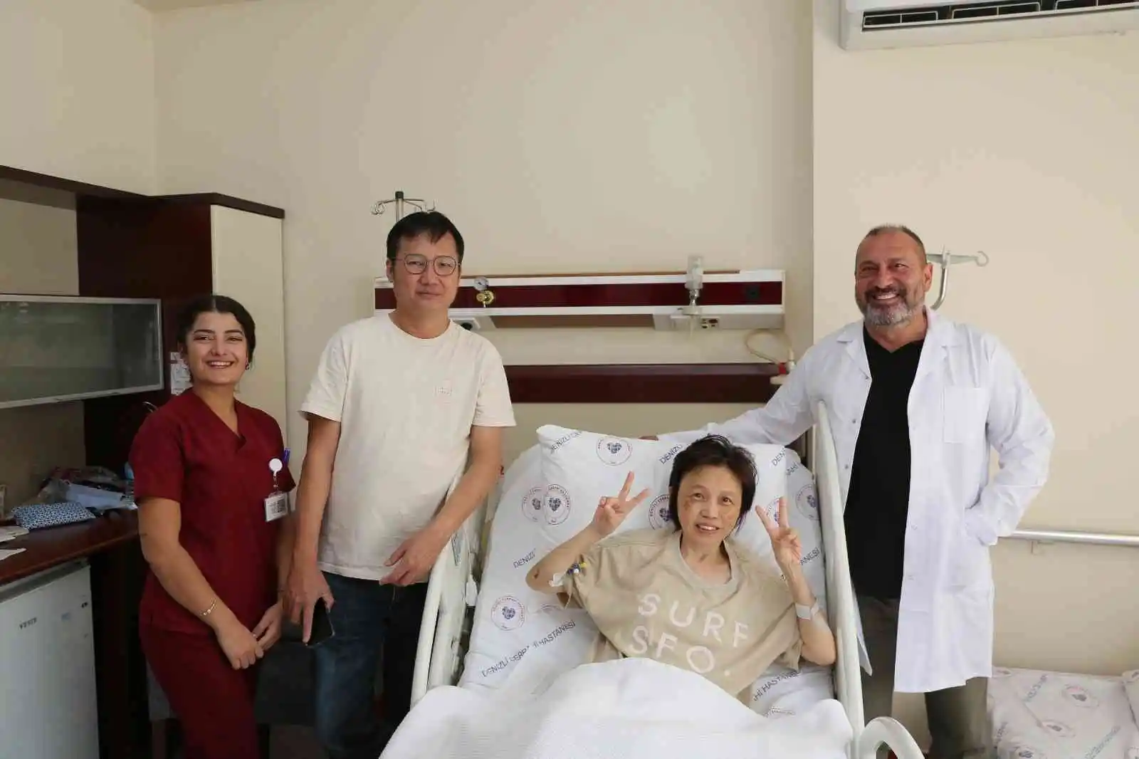 Pamukkale'de düşerek kalçasını kıran Singapurlu turist, Cerrahi Hastanesi'nde sağlığına kavuştu
