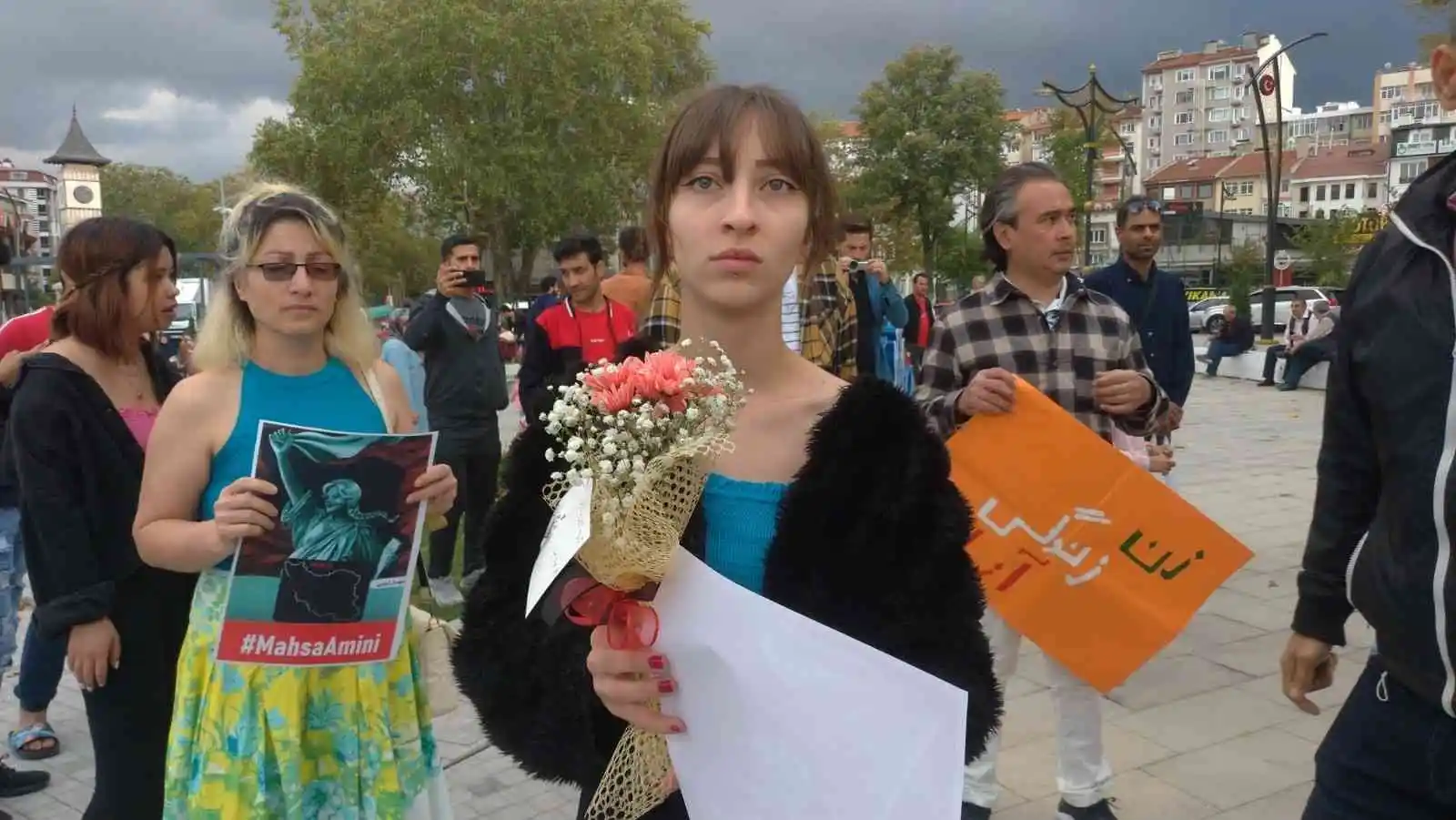 Protestolara Kütahya’da yaşayan İran vatandaşları da destek verdi
