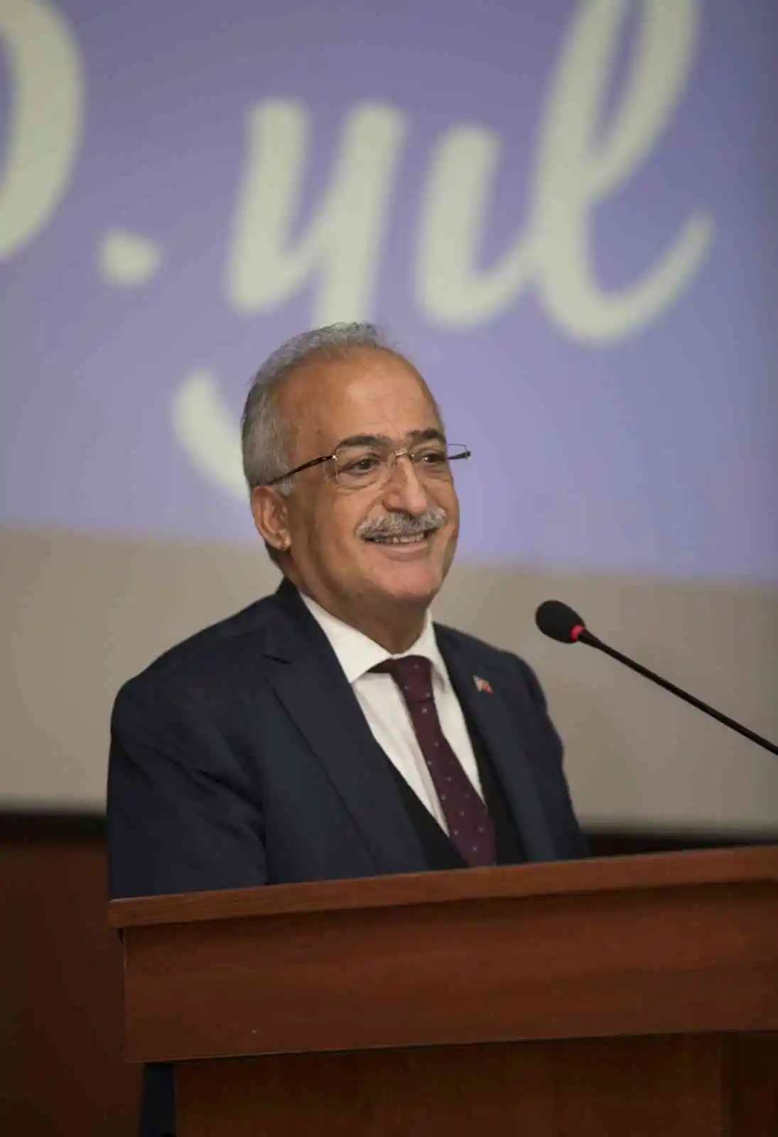 Rektör Çomaklı, tıp fakültesi 1976-1982 dönemi mezunları ile bir araya geldi