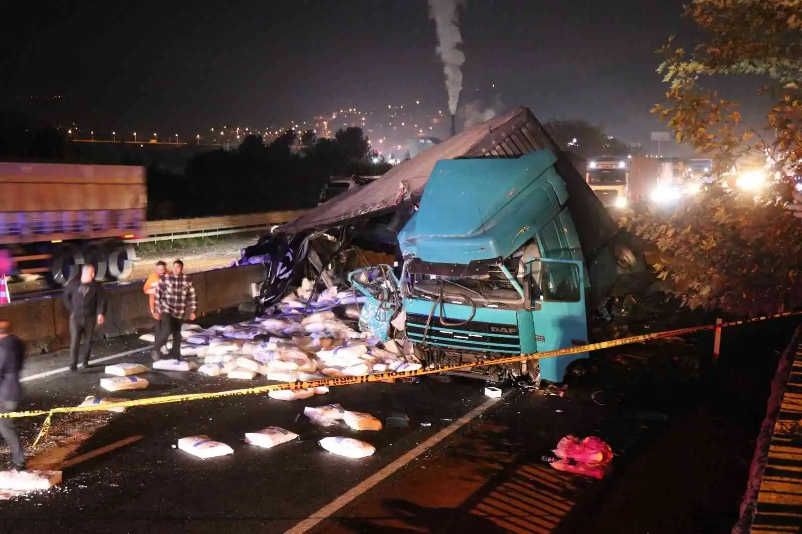 Sakarya D-650 Kara Yolu'nda feci kaza: 1 ölü, 1 yaralı