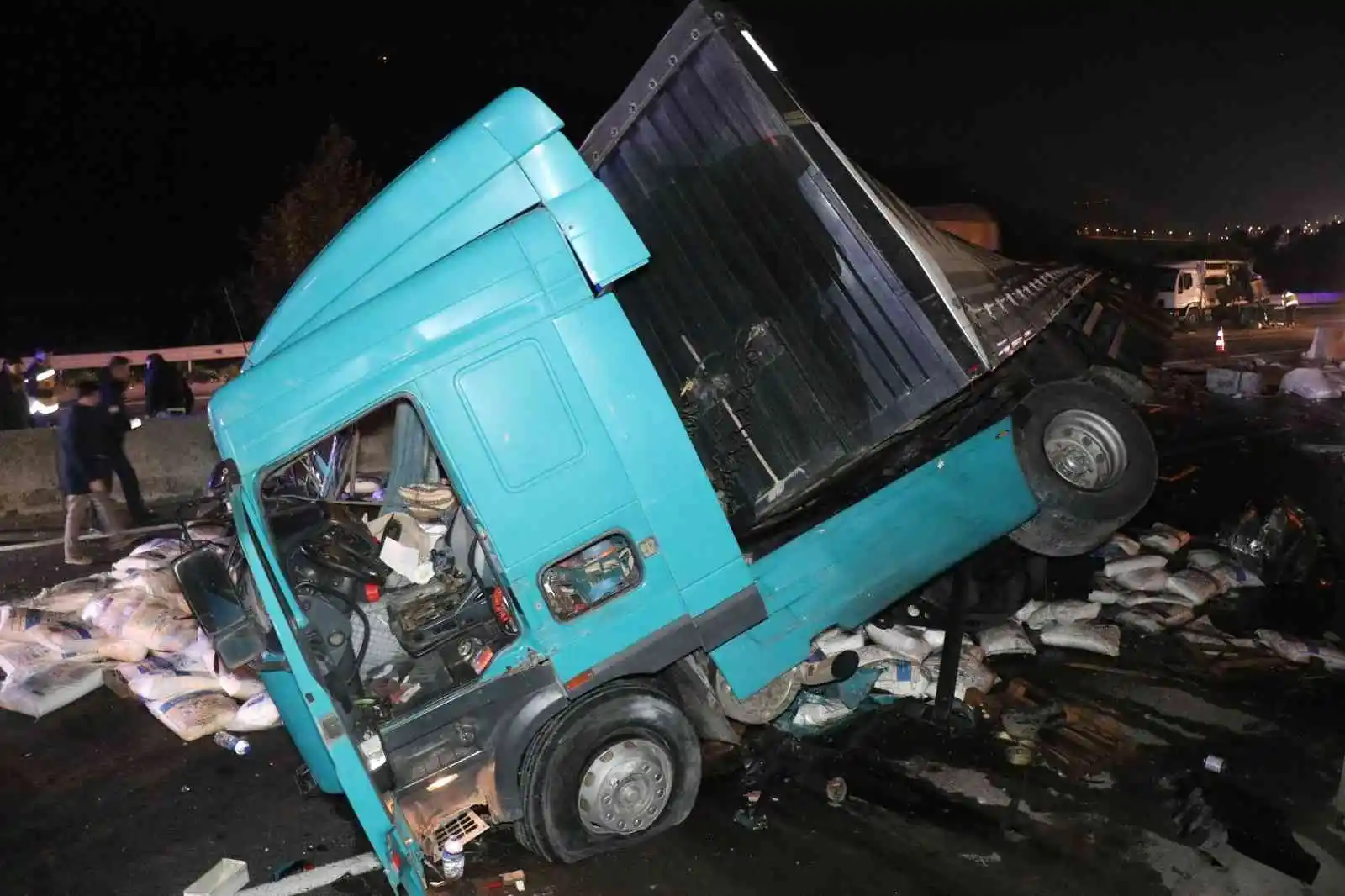 Sakarya D-650 Kara Yolu’nda feci kaza: 1 ölü, 1 yaralı