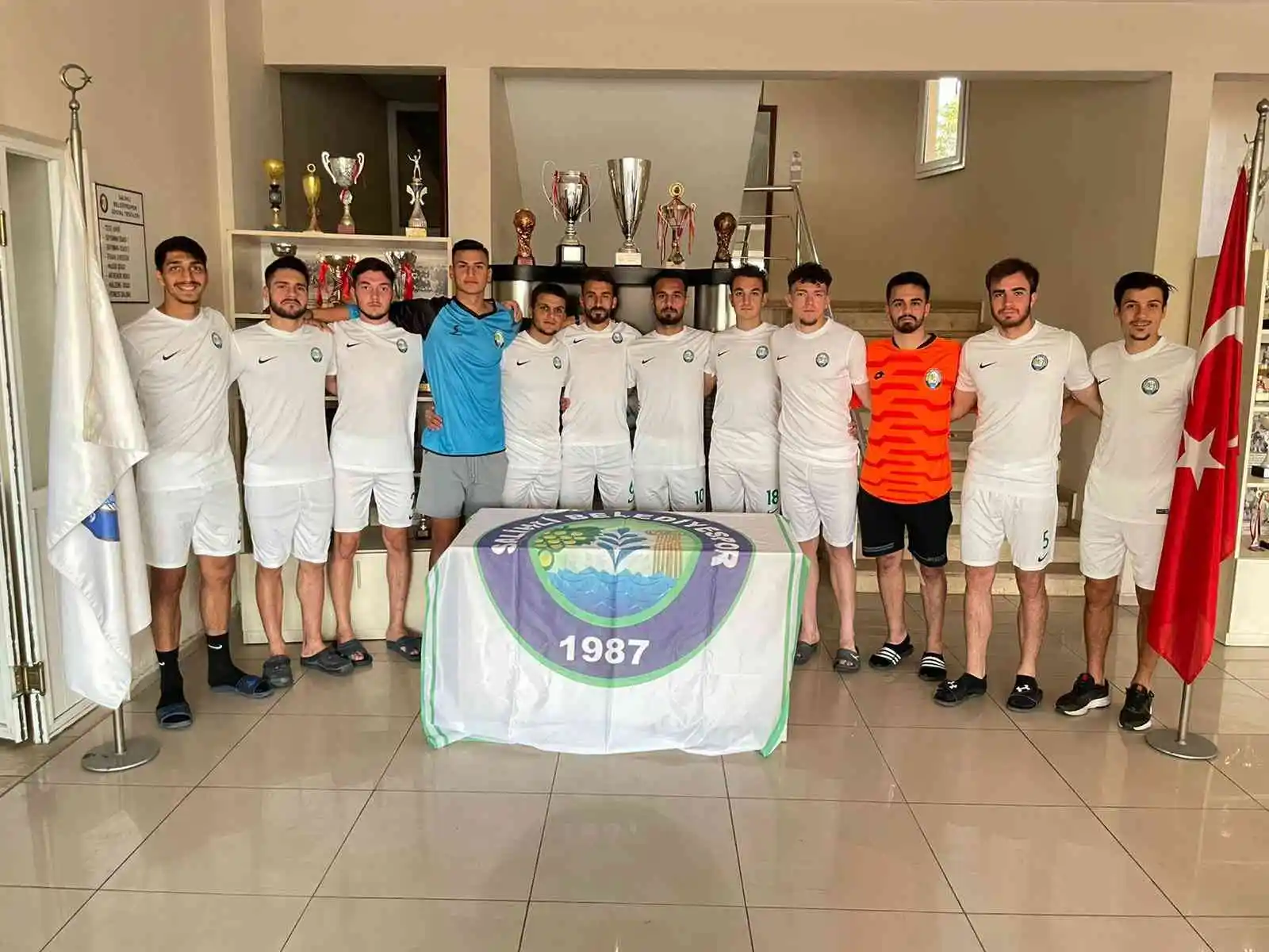 Salihli Belediyespor'dan transfer atağı
