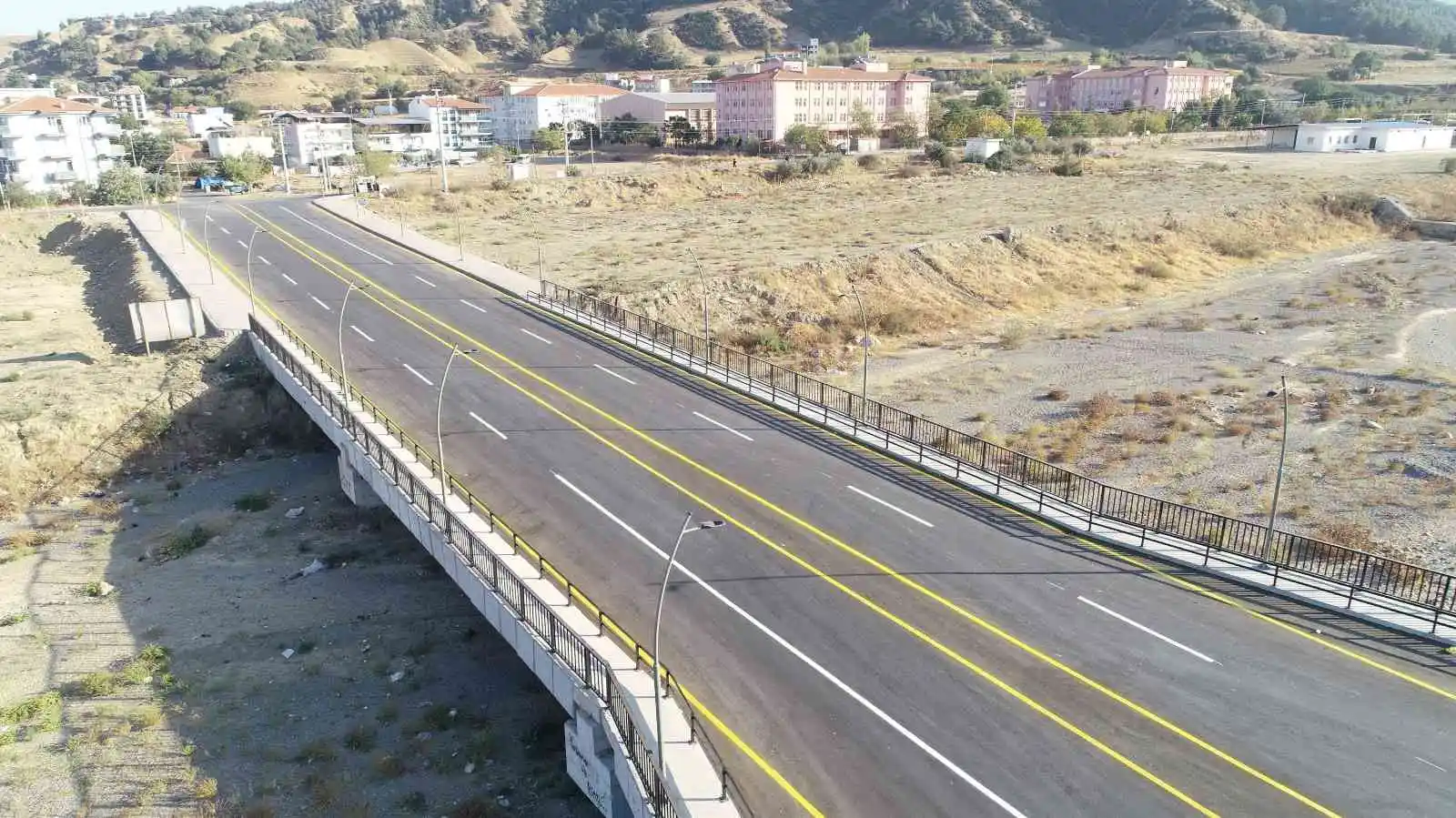 Salihli’de asfaltlanan yollara çizgi çalışması yapıldı