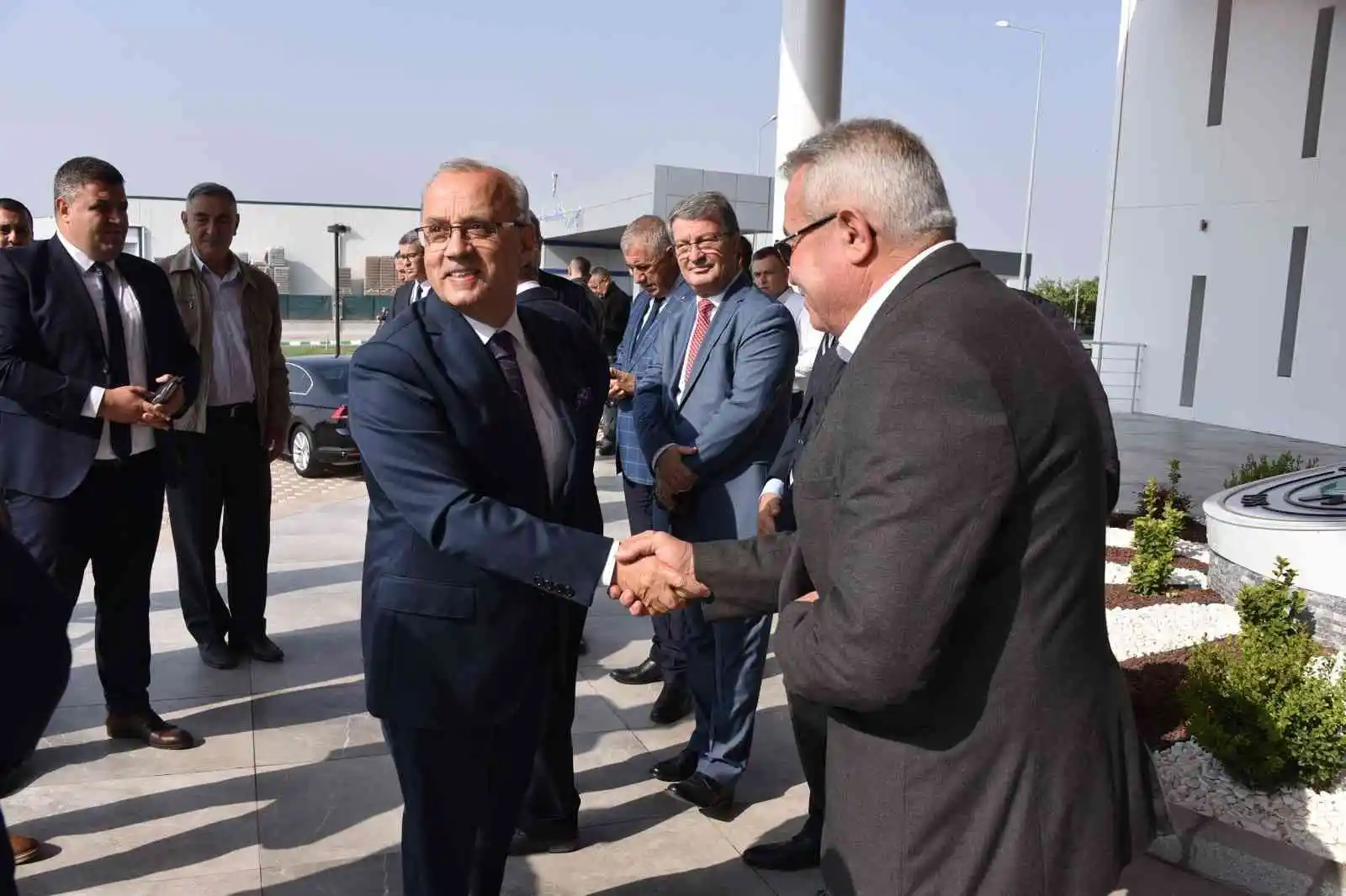Salihli OSB müteşebbis heyeti Vali Karadeniz başkanlığında toplandı
