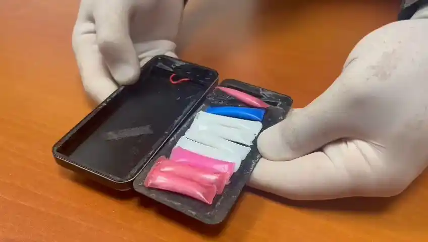 Sancaktepe'de polisin gözünden kaçmadı: Powerbankın içinde gizlenmiş narkotik madde ele geçirildi