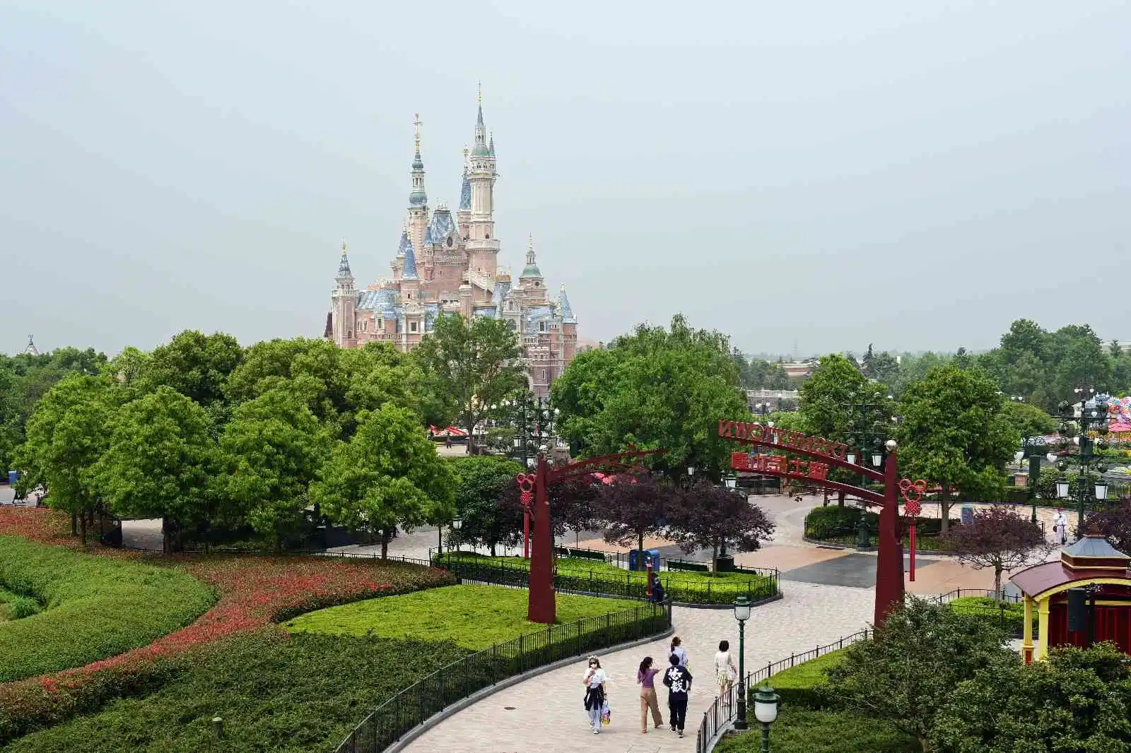 Şanghay'daki Disneyland'de son 1 yılda ikinci karantina
