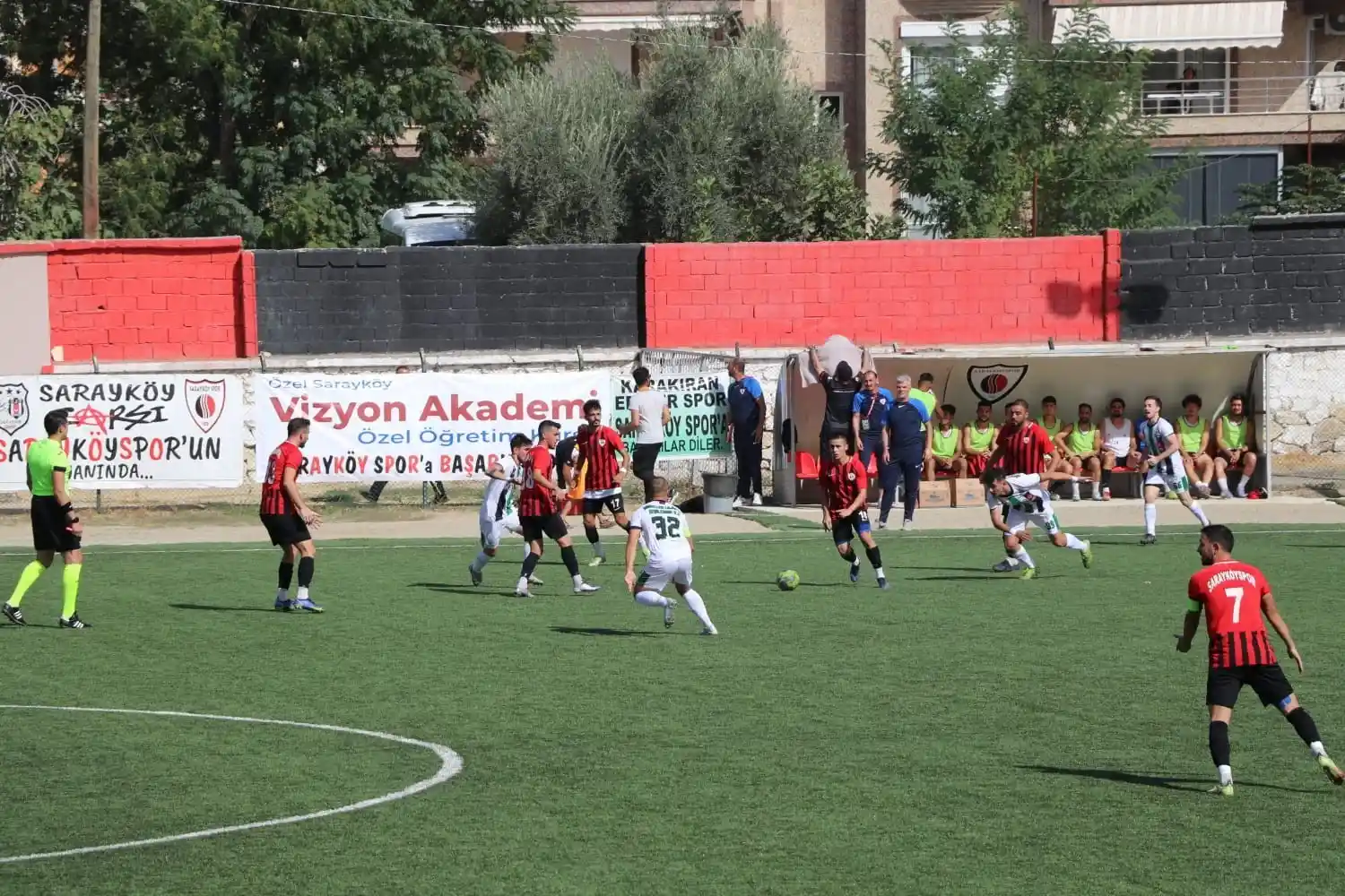Sarayköyspor evinde farklı kazandı