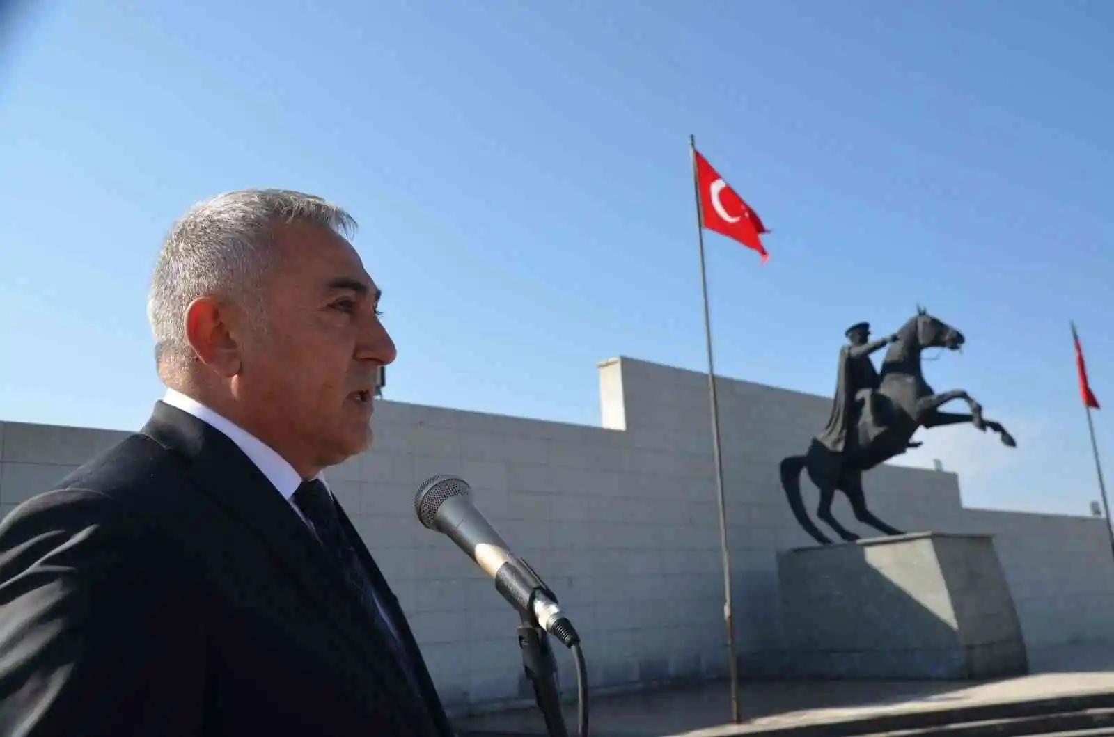 Sarıkamış’ta Muhtarlar Günü kutlandı