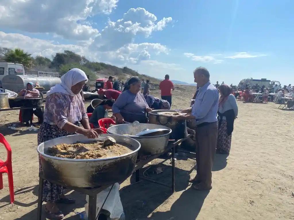 Seydikemer’de 20 yıldır bir araya gelip dua ediyorlar
