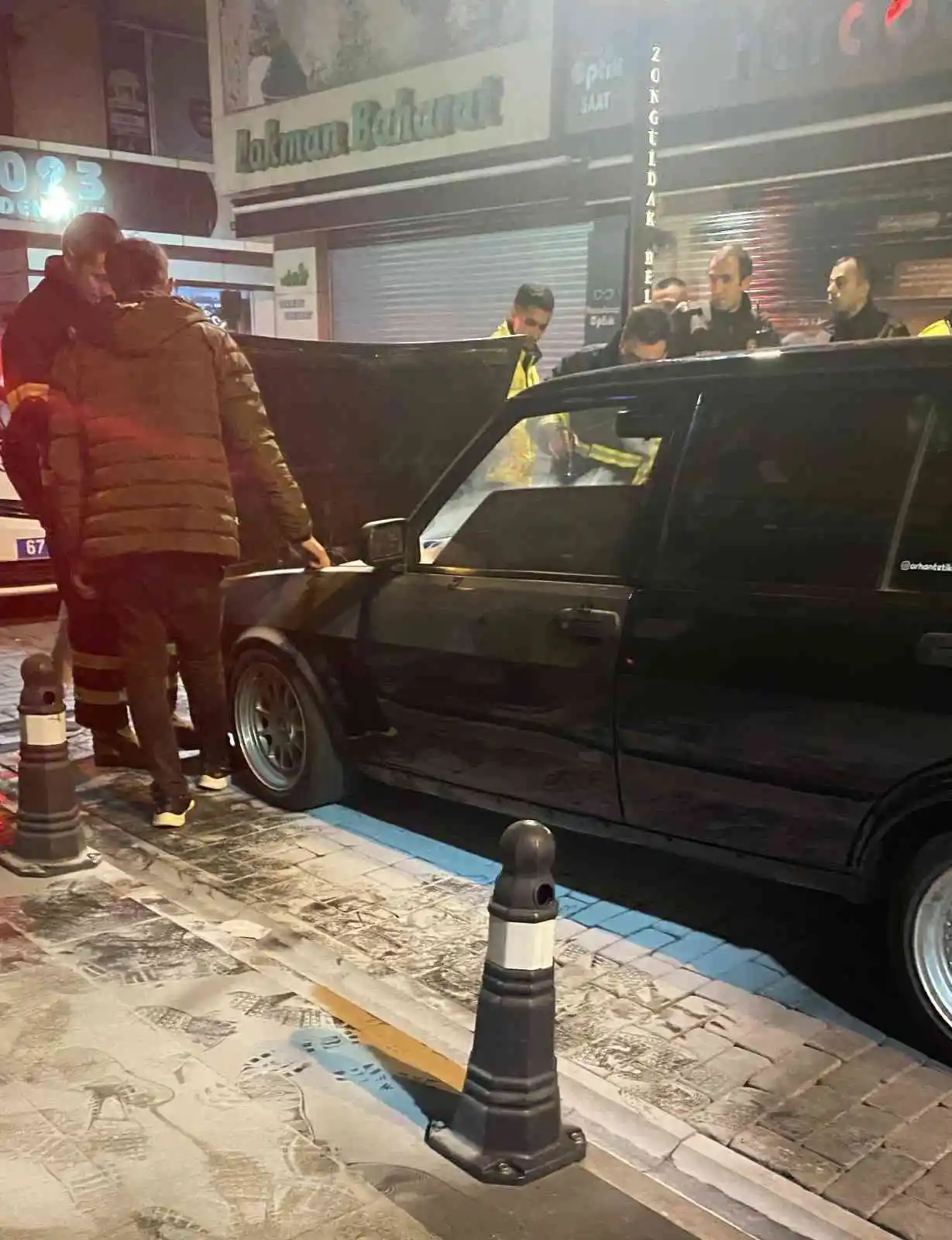 Seyir halindeki otomobil yanma tehlikesi geçirdi