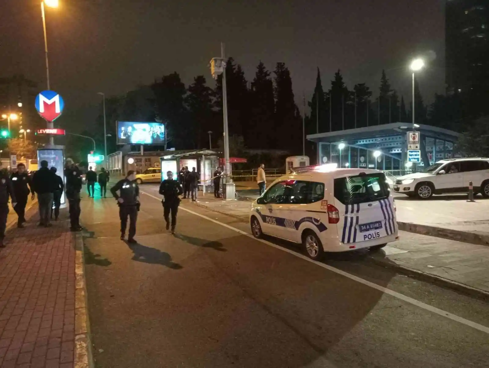 Şişli’de durakta bekleyen kişiye silahlı saldırı: 1 yaralı