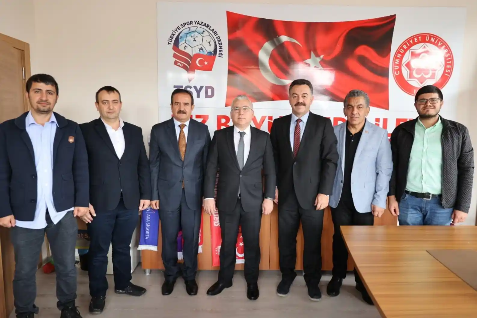 Sivas Valisi Yılmaz Şimşek TSYD Sivas Şubesi'ni ziyaret etti
