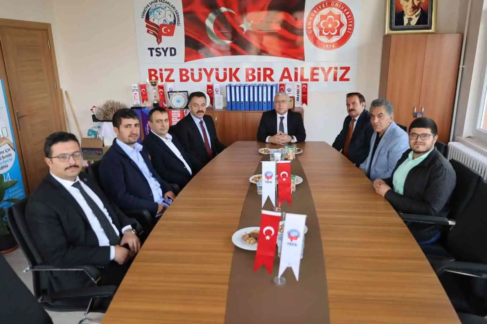 Sivas Valisi Yılmaz Şimşek TSYD Sivas Şubesi’ni ziyaret etti