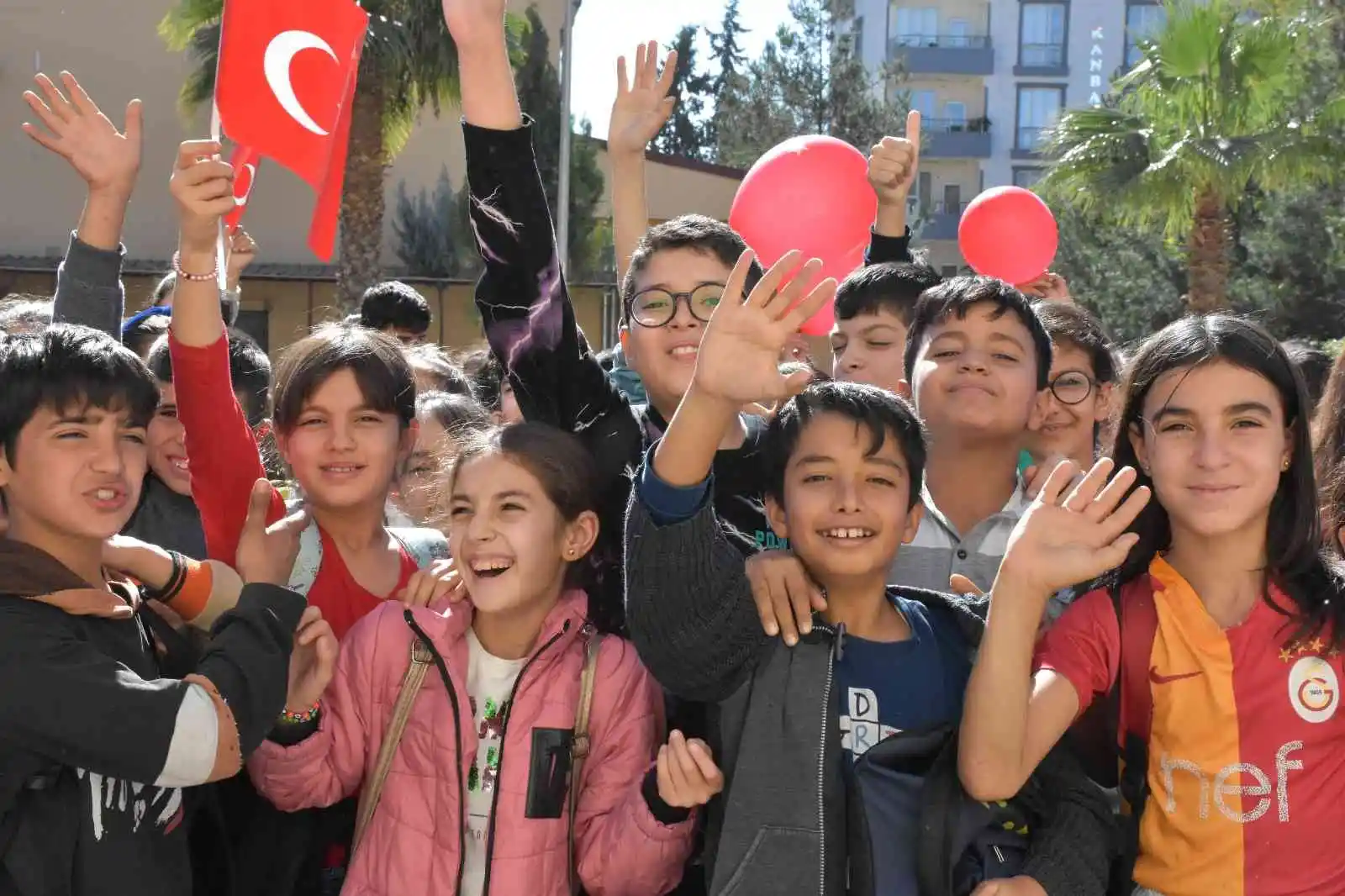 Siverek’te öğrenciler 29 Ekim’i coşkuyla kutladı