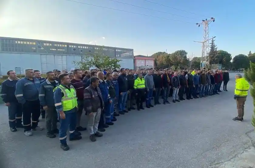 Somalı madenciler Amasra'daki şehit madenciler için saygı duruşunda bulundu
